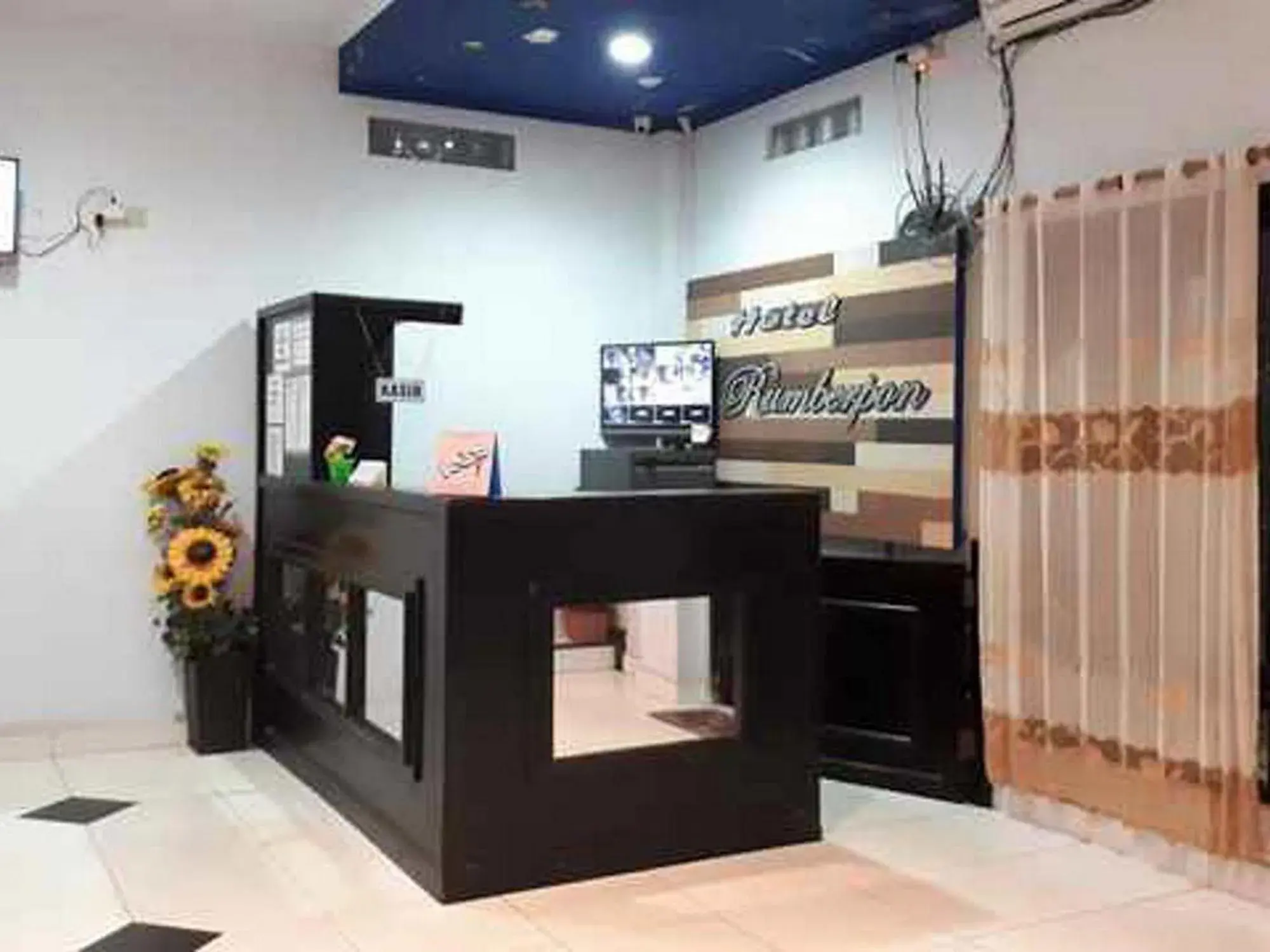 RedDoorz at Hotel Rumberpon Sorong RedDoorz at Hotel Rumberpon Sorong