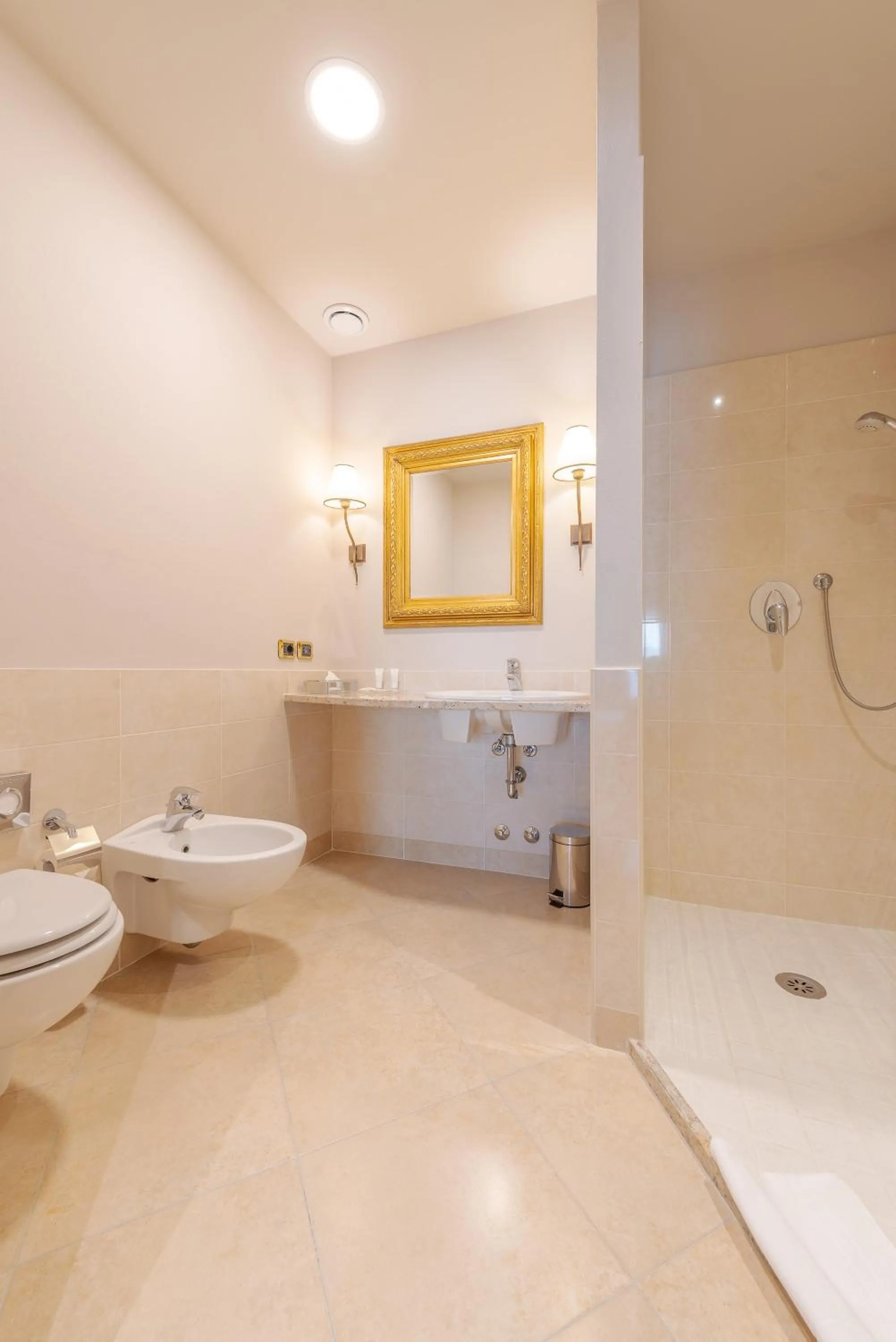 Shower in Hotel Horizon Wellness & Spa Resort - Best Western Signature Collection