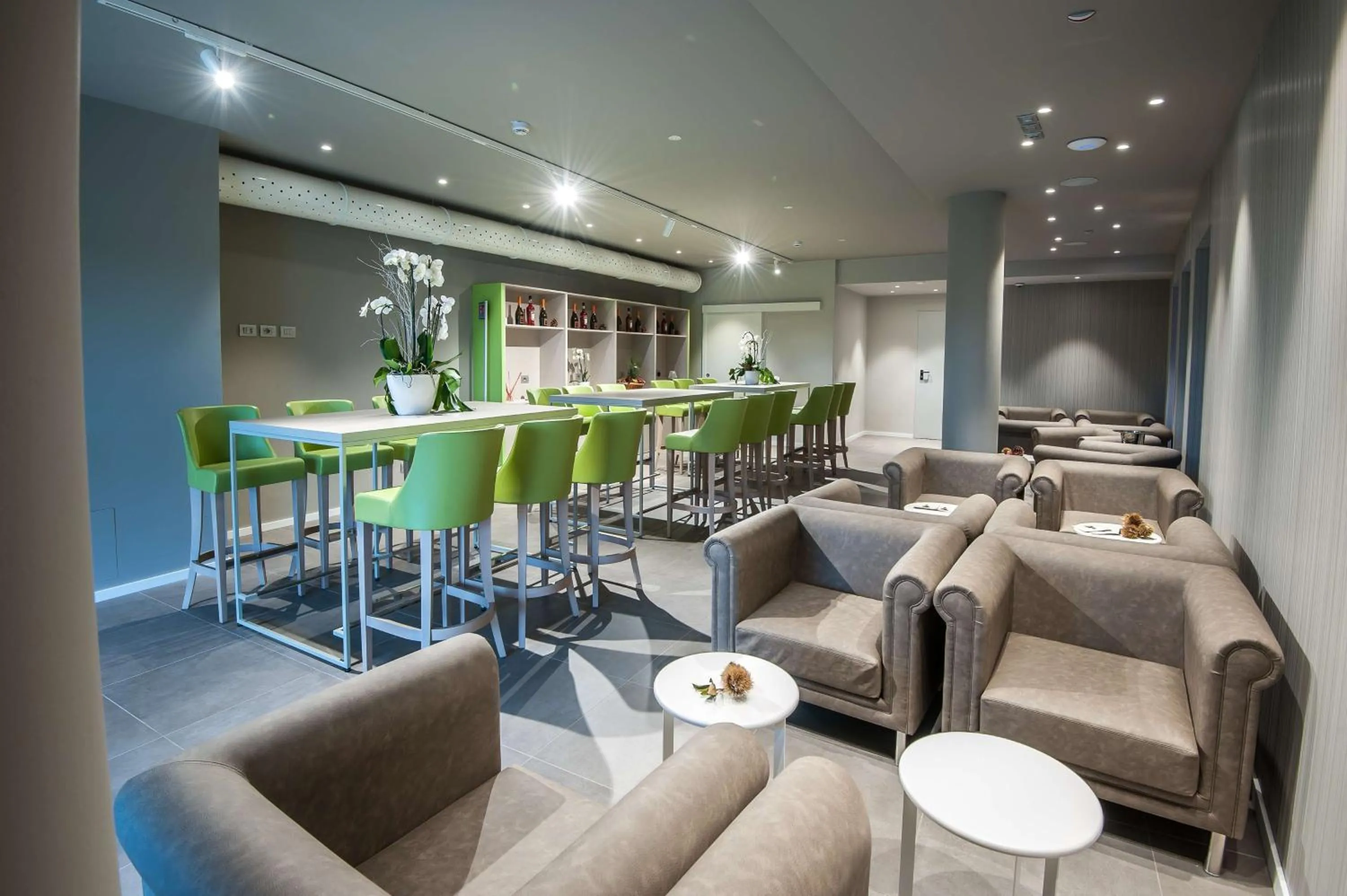 Lounge or bar in Hotel Horizon Wellness & Spa Resort - Best Western Signature Collection