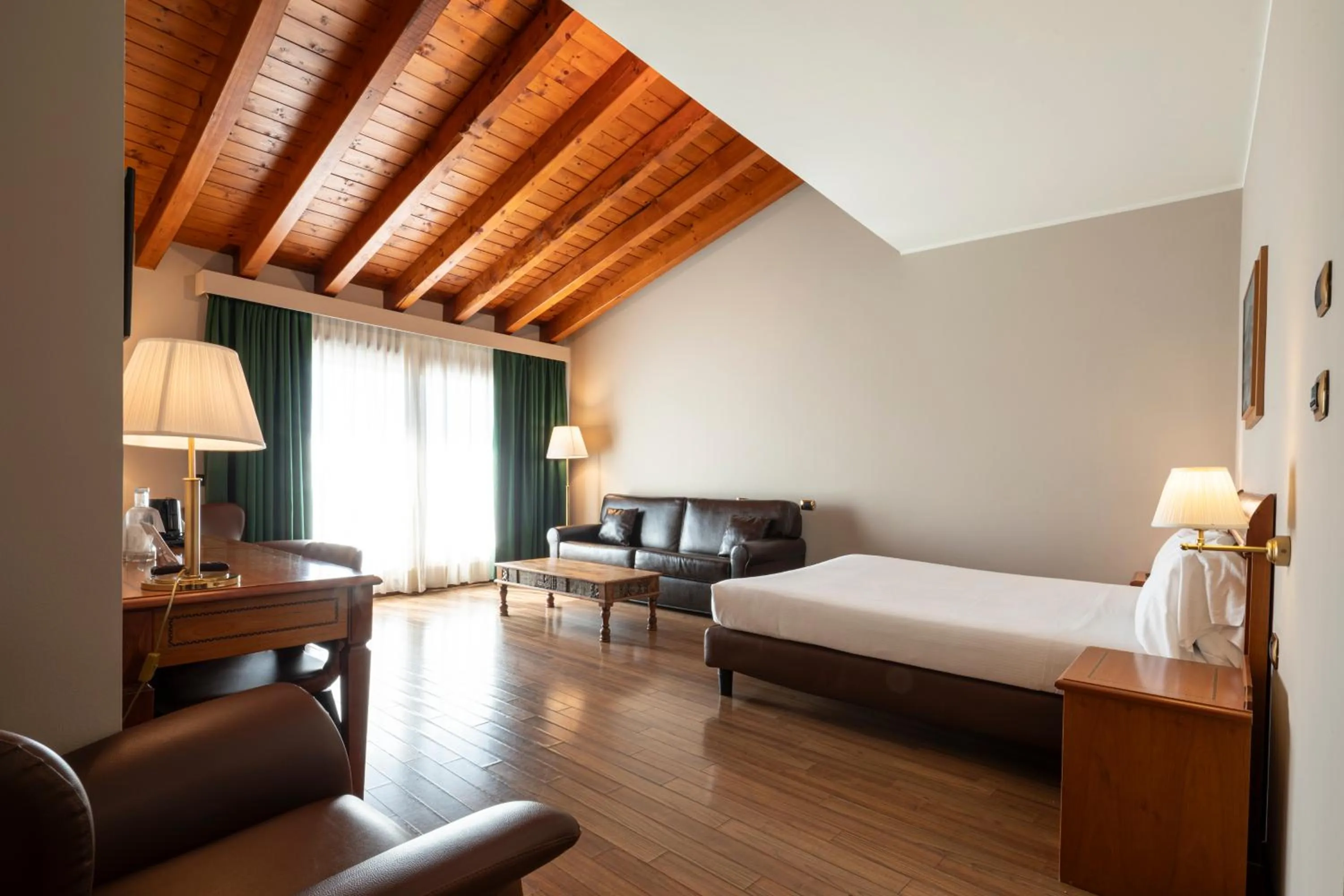 Bedroom, Bed in Hotel Horizon Wellness & Spa Resort - Best Western Signature Collection