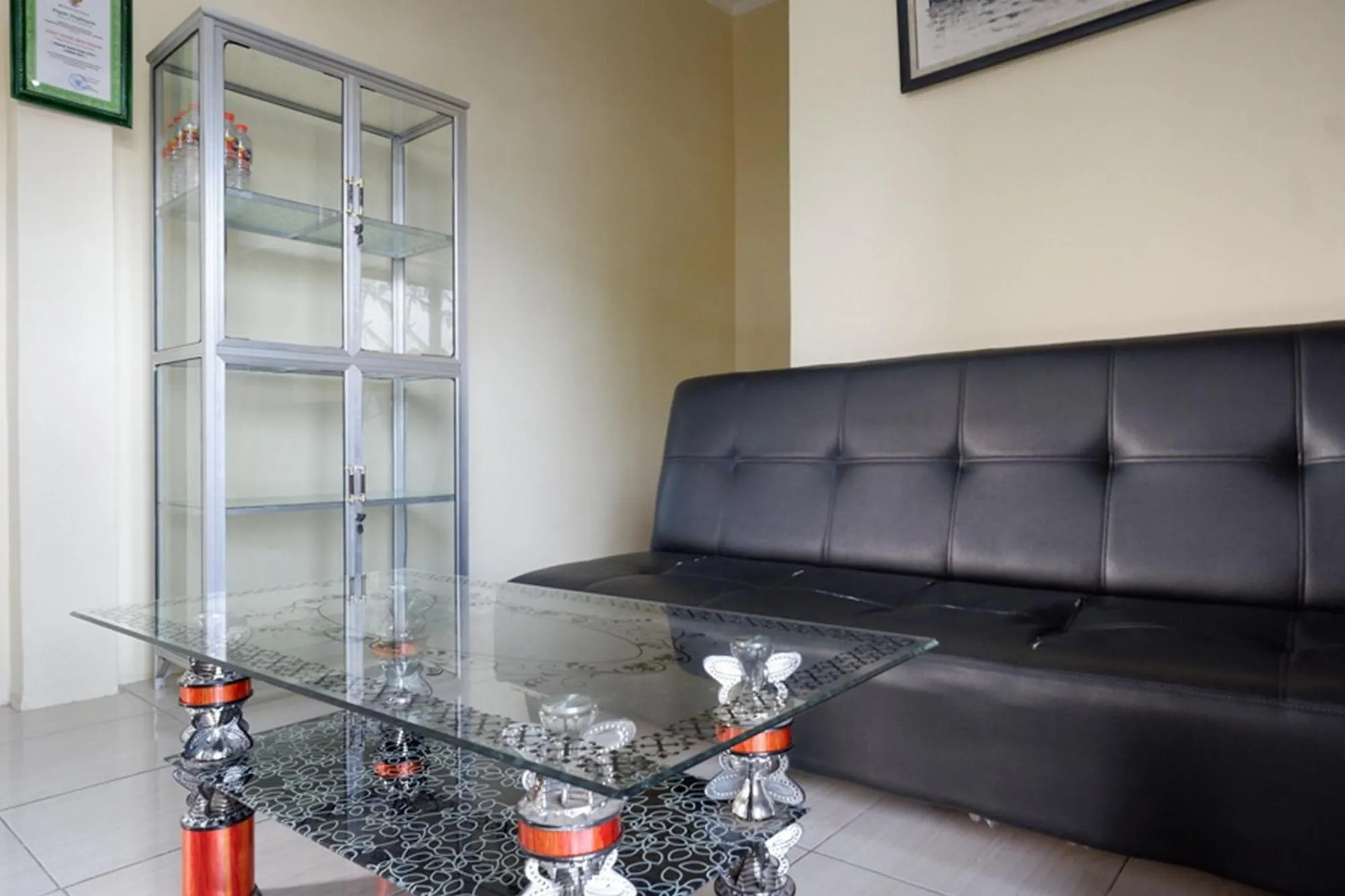 RedDoorz Syariah near Alun Alun Pacitan 2