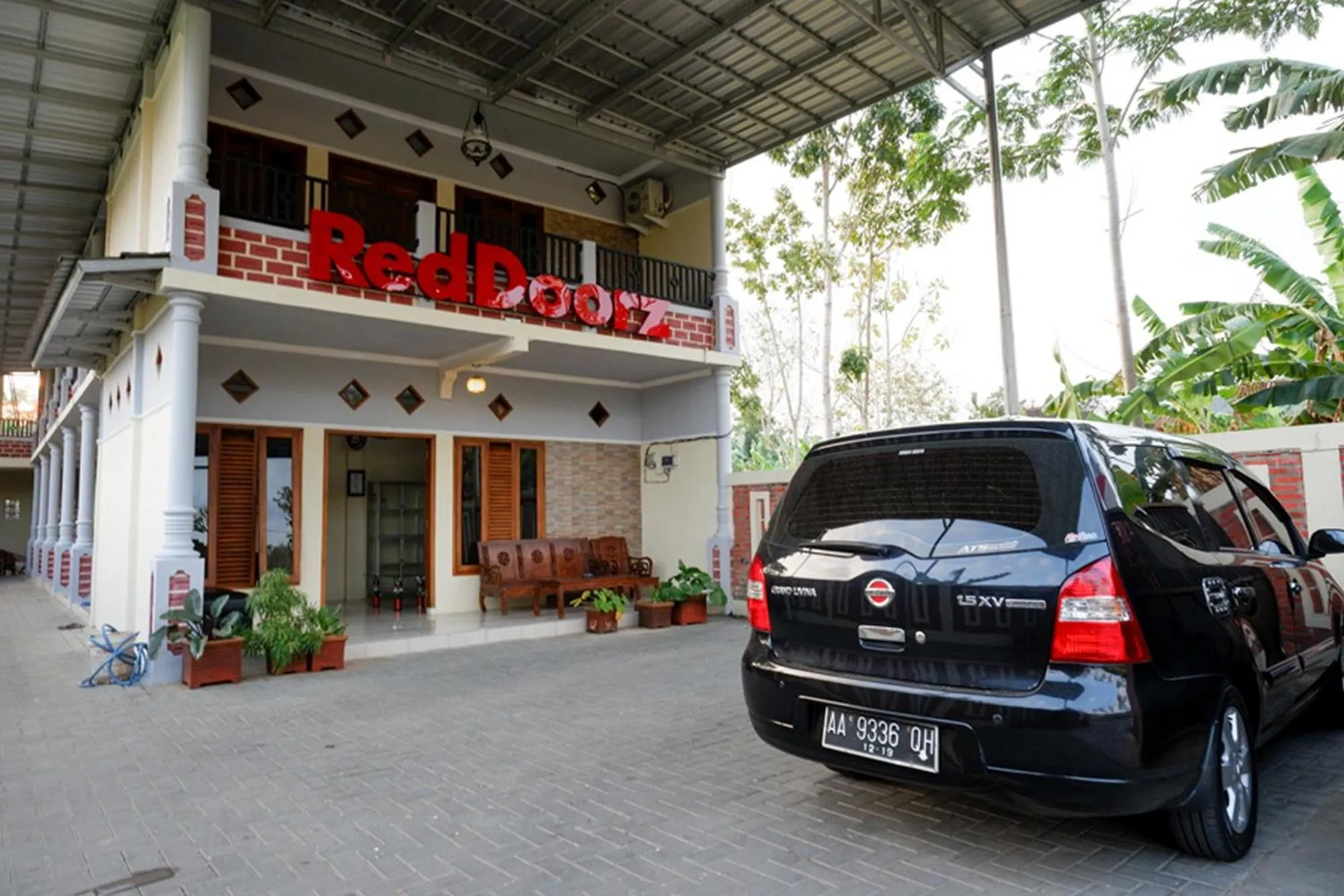 RedDoorz Syariah near Alun Alun Pacitan 2