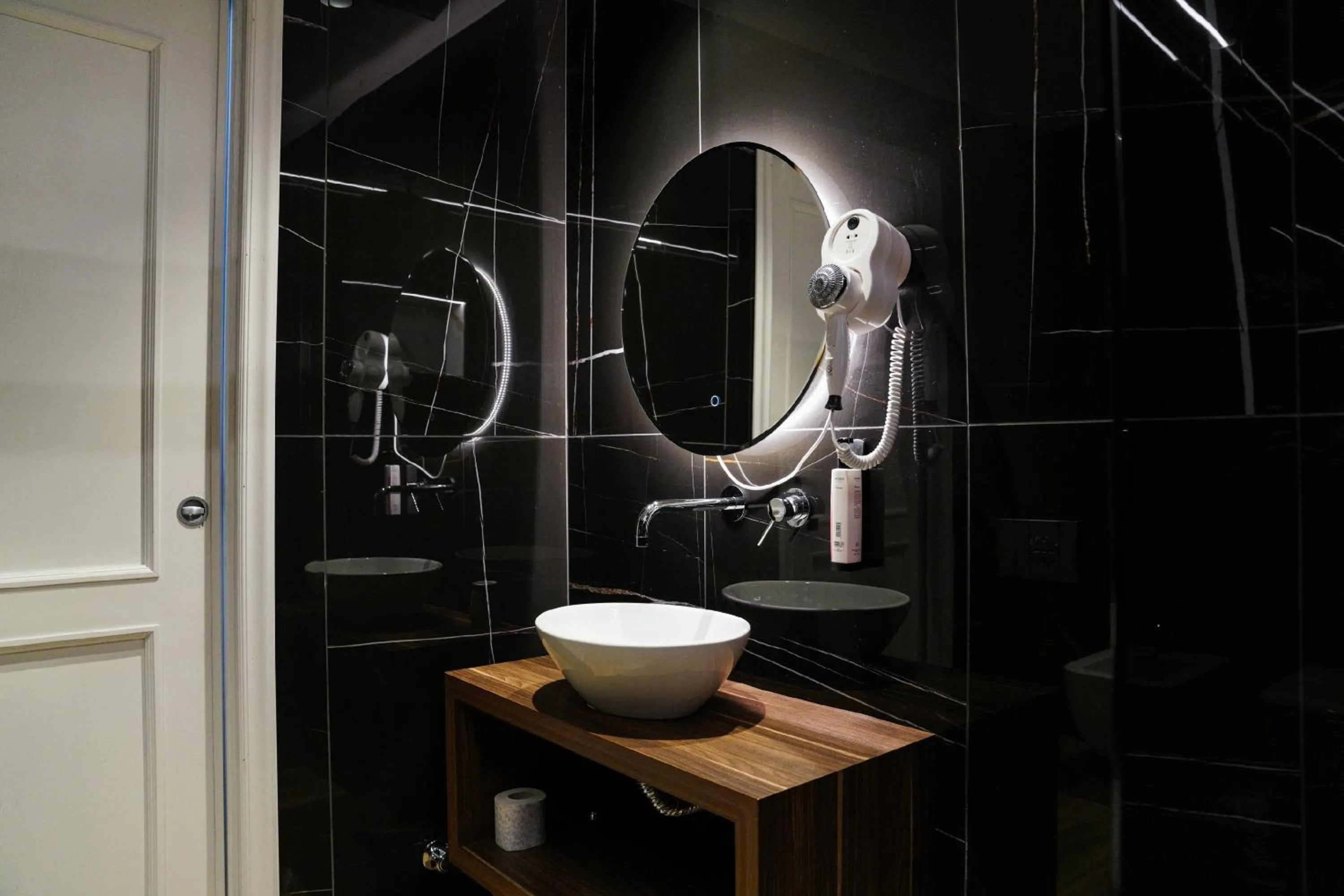 Bathroom in Hotel Il Tesoro Pompeiano