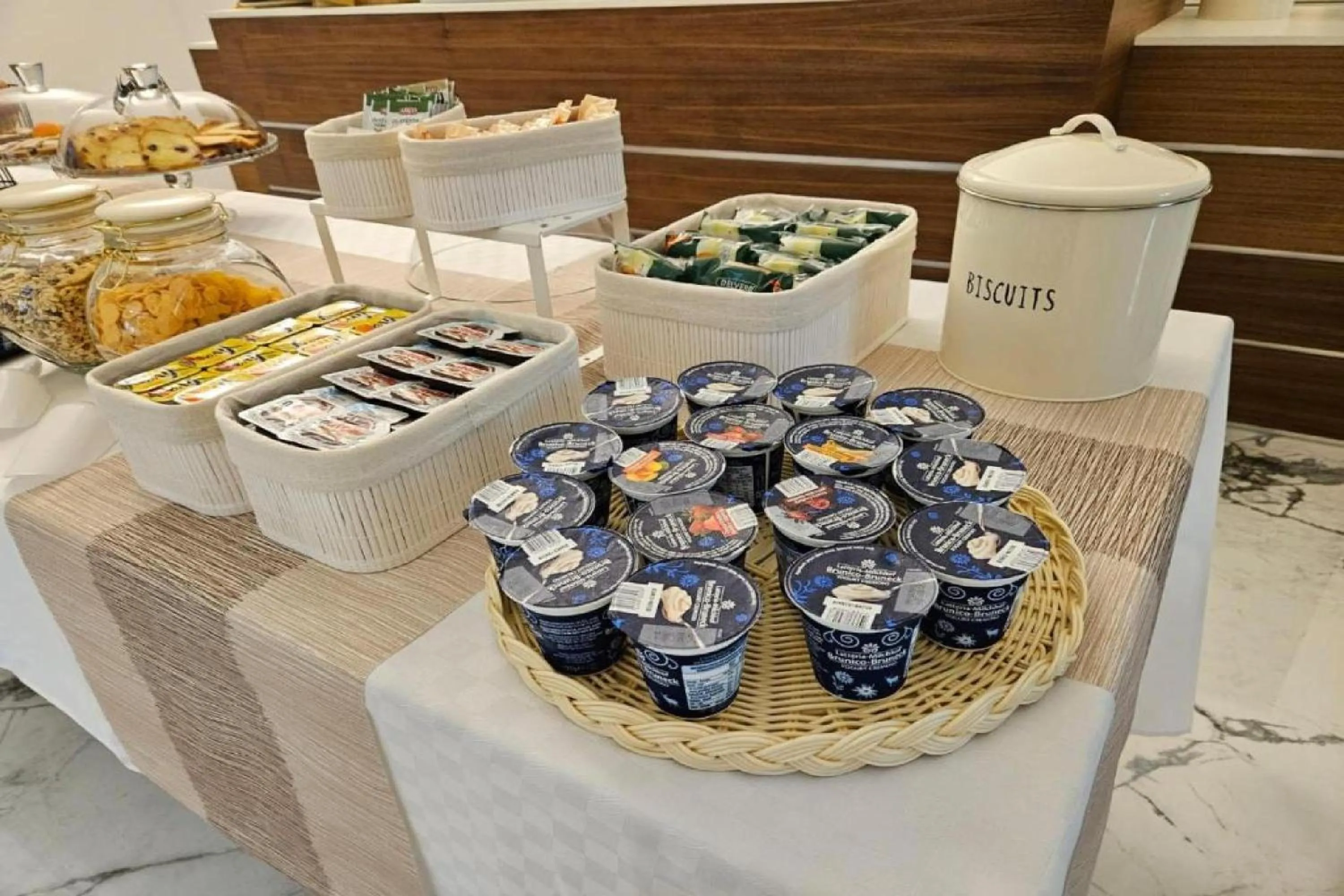 Buffet breakfast in Hotel Il Tesoro Pompeiano