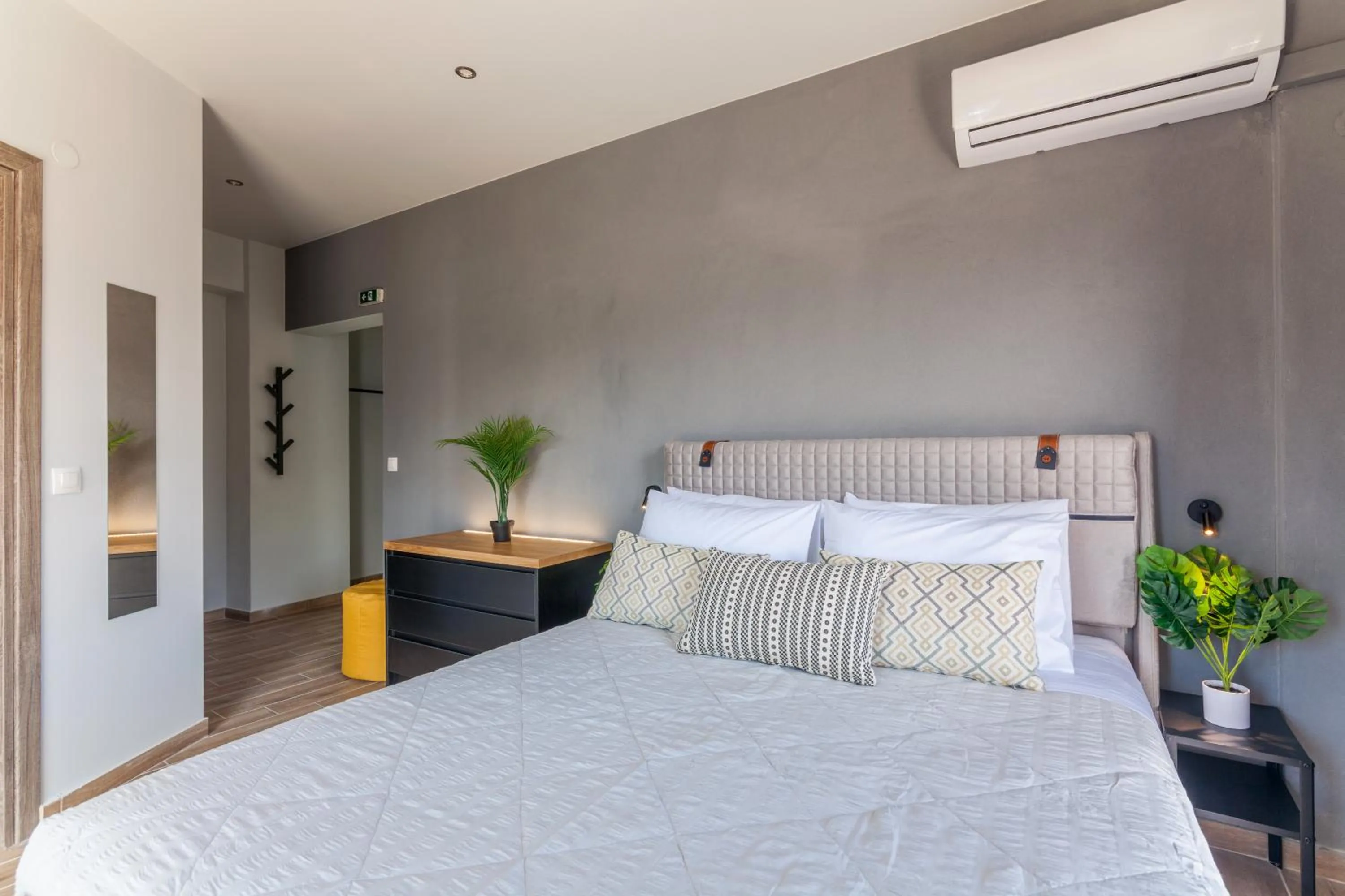 Bedroom, Bed in Raise Kornarou City Stay