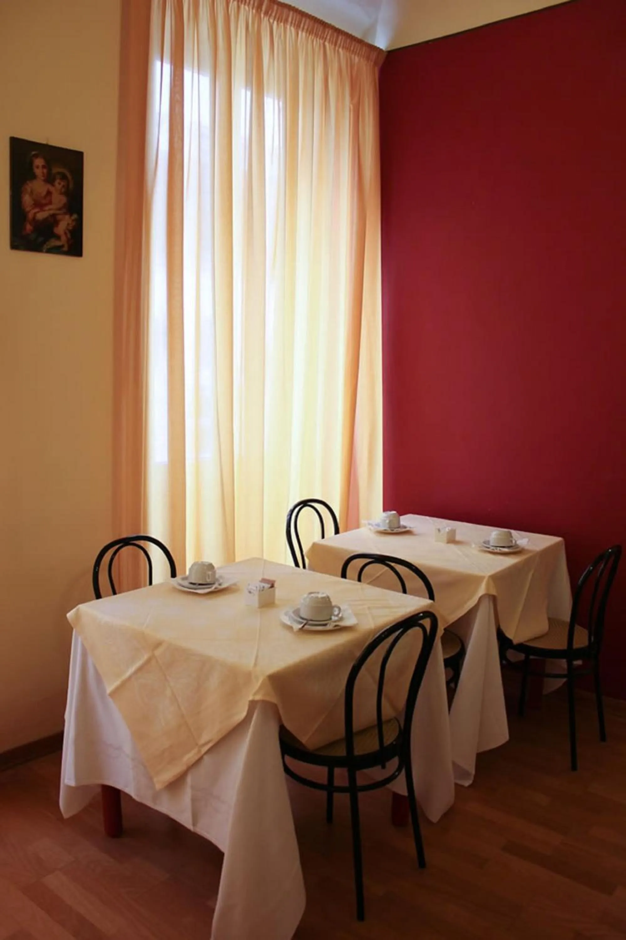 Restaurant/places to eat in Hotel Romagna