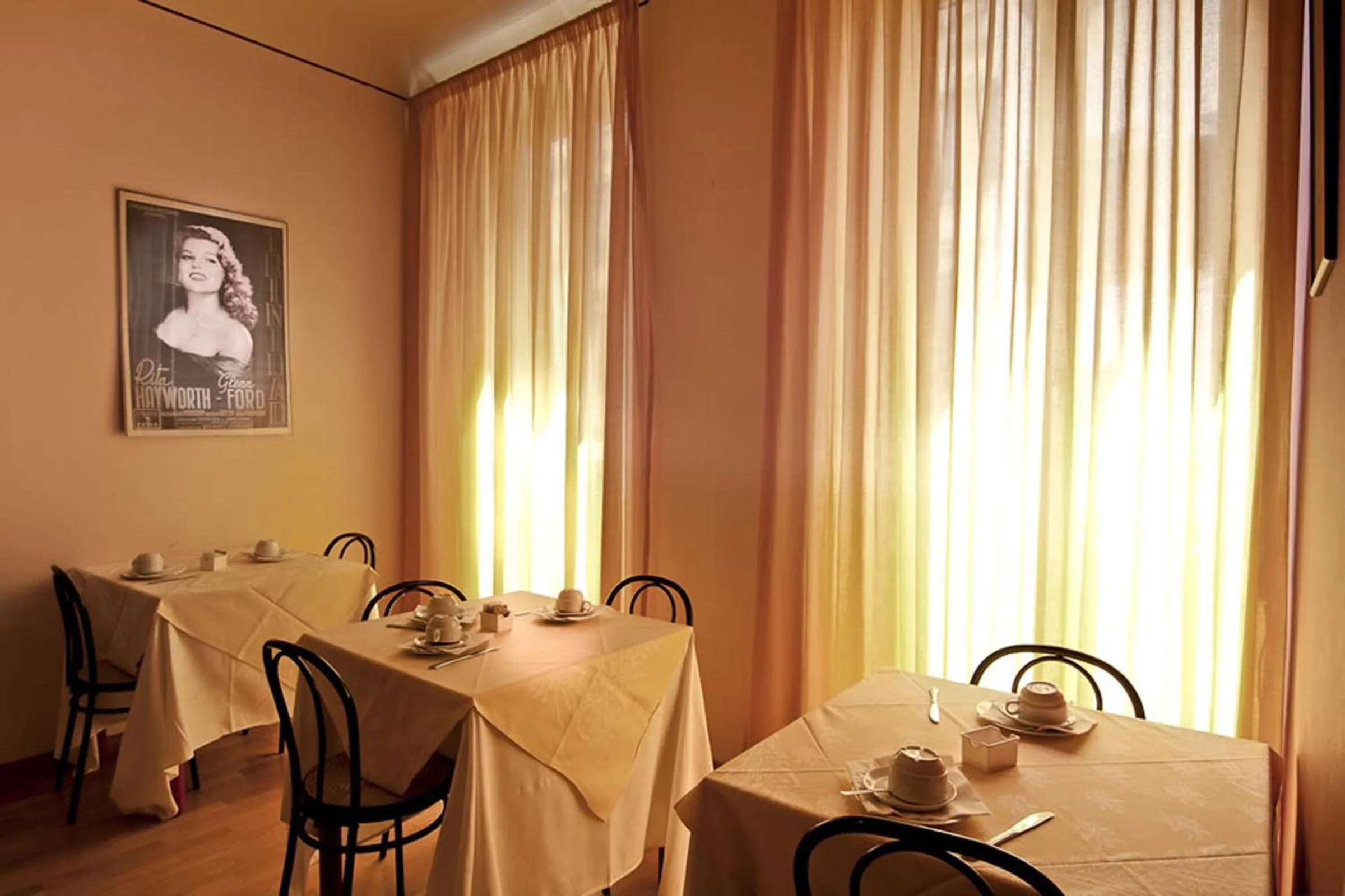 Restaurant/places to eat in Hotel Romagna