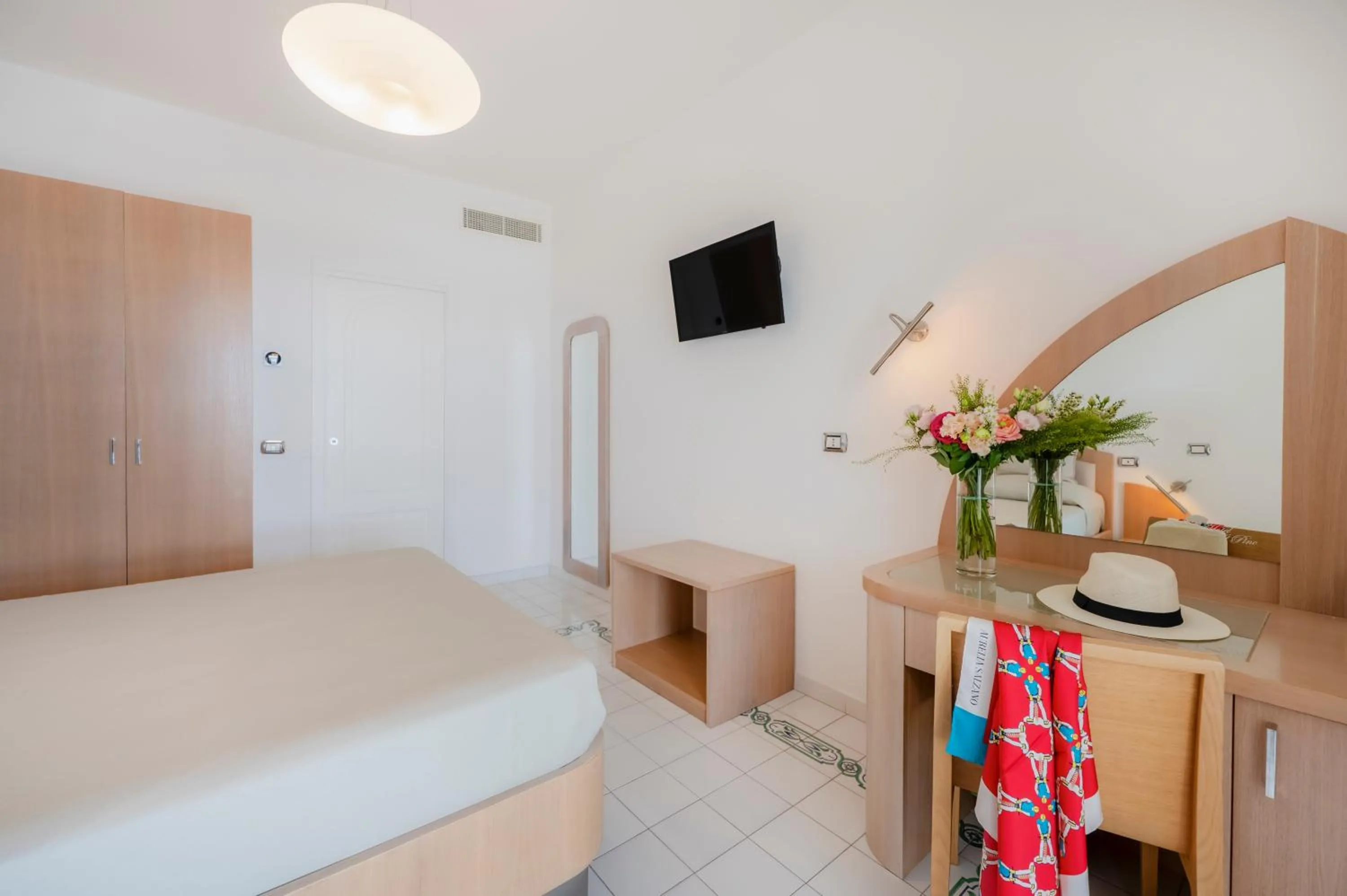 Bed in Hotel Il Pino