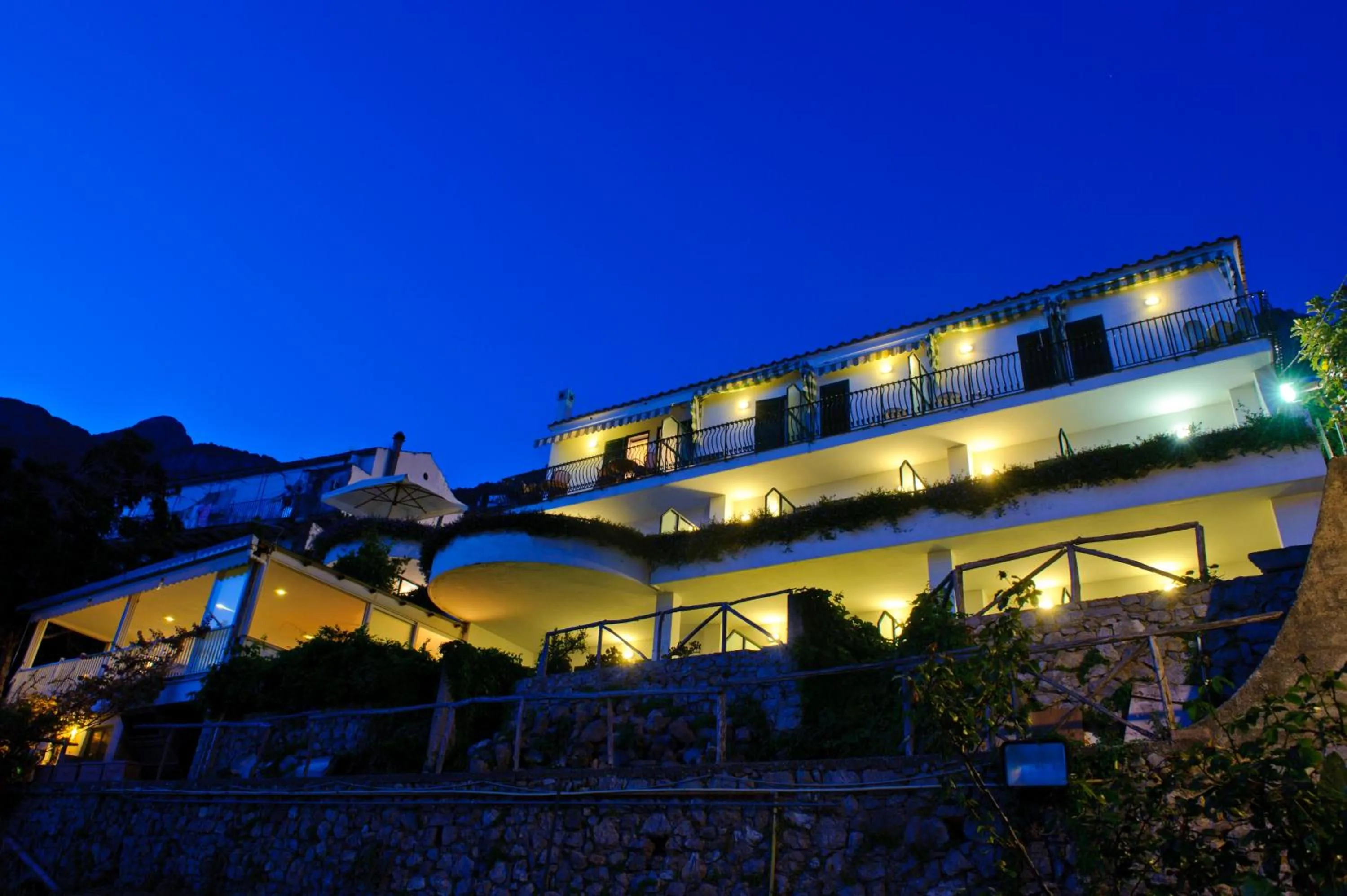 Facade/entrance in Hotel Il Pino