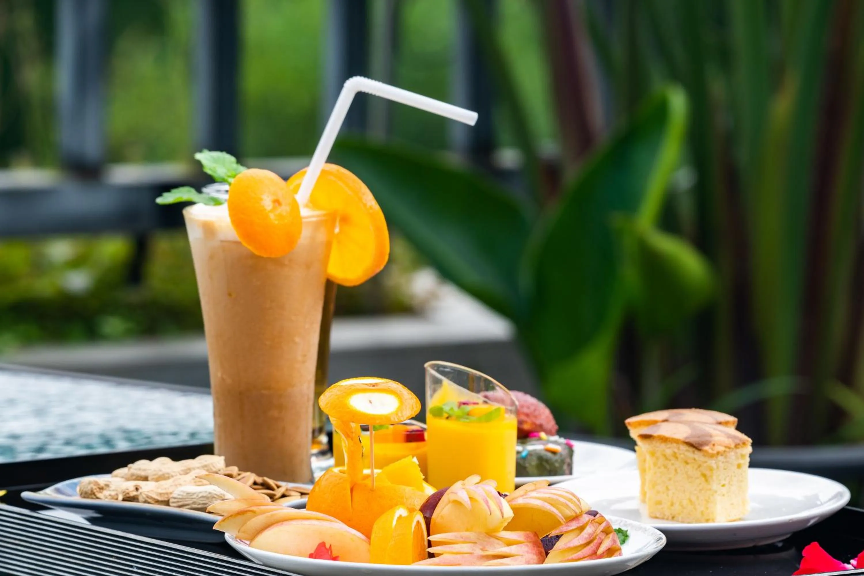 Food and drinks in Yangshuo Mountain River Ballad Hotel - Free Yangshuo Train Station Pick Up and Drop Off