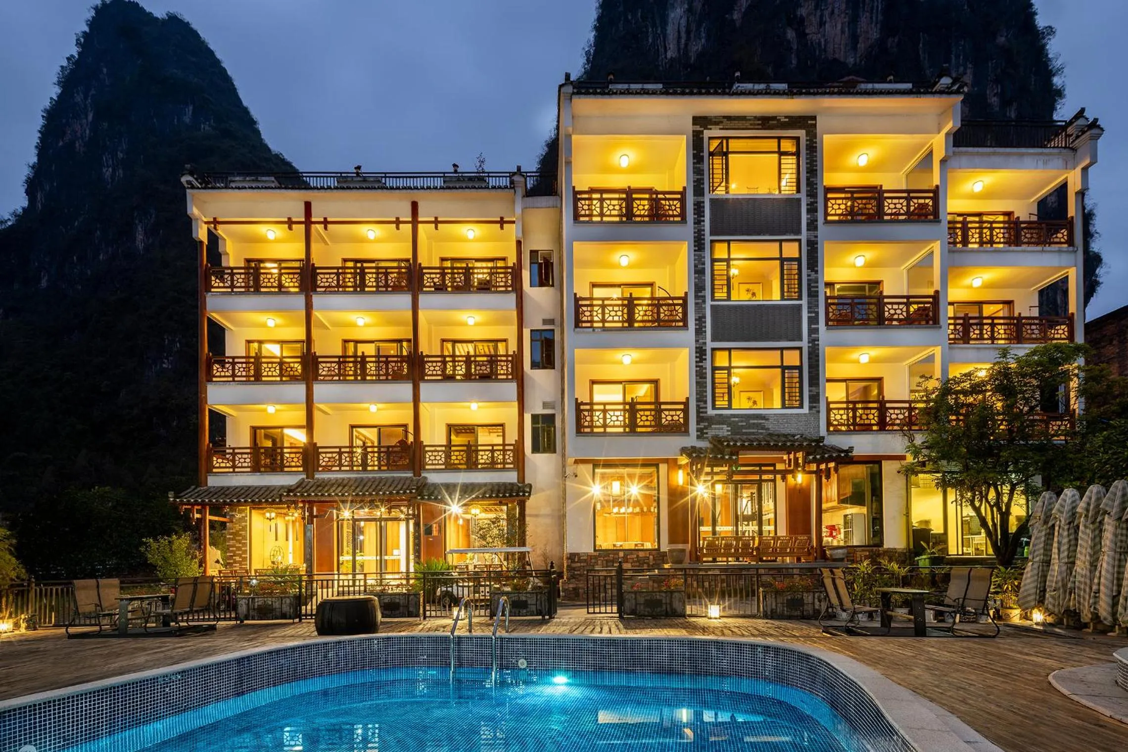 Property building in Yangshuo Mountain River Ballad Hotel - Free Yangshuo Train Station Pick Up and Drop Off