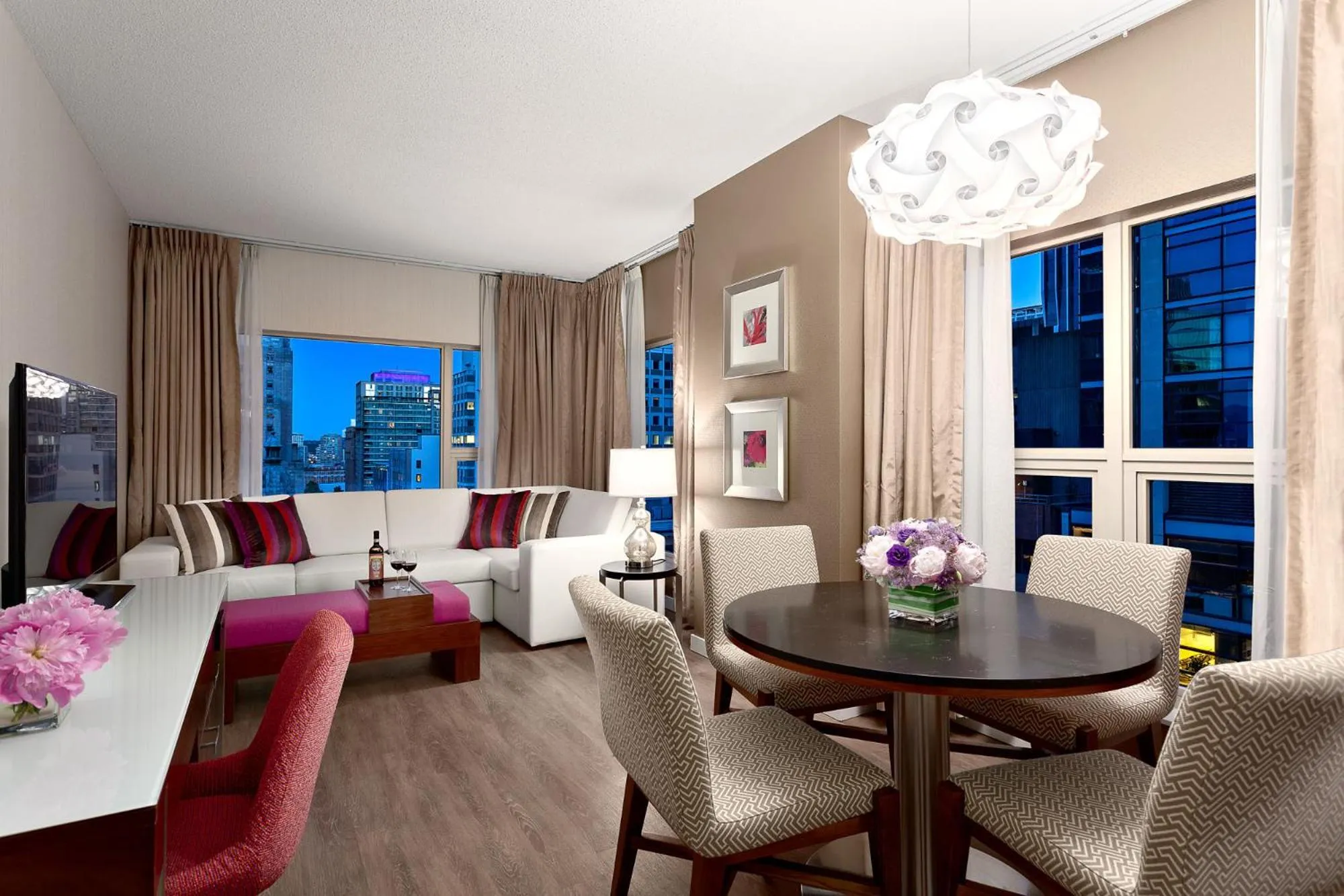 Living room in Auberge Vancouver Hotel