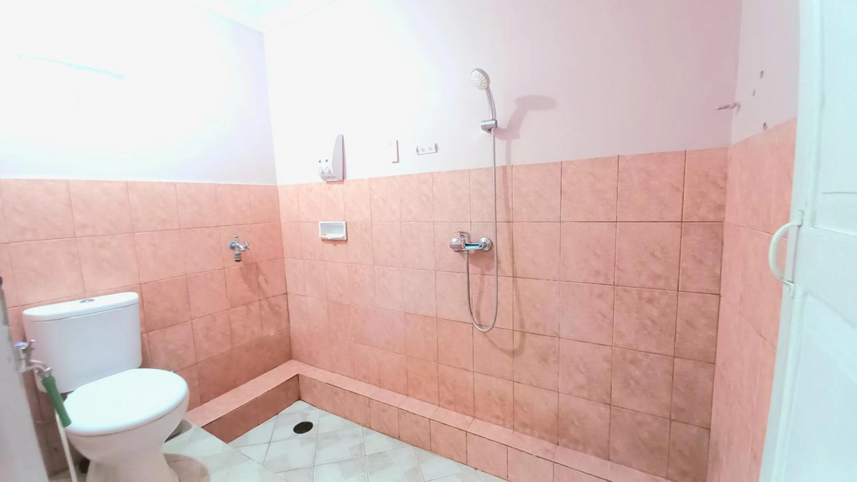 Bathroom in Homestay Simply Homy dekat Tugu Jogja dan Monjali