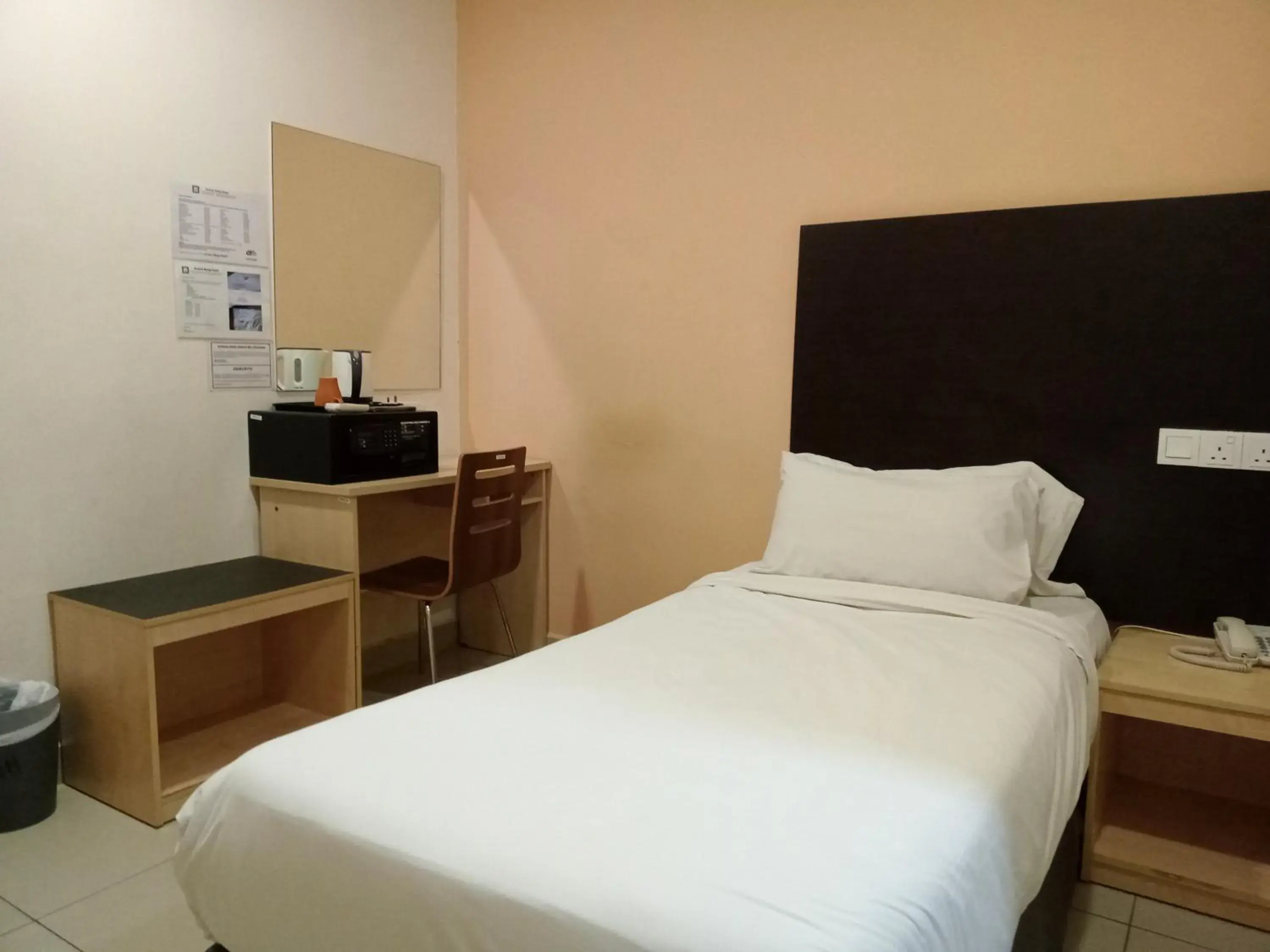 Photo of the whole room, Bed in AVENUE BANGI HOTEL Photo of the whole room, Bed in AVENUE BANGI HOTEL