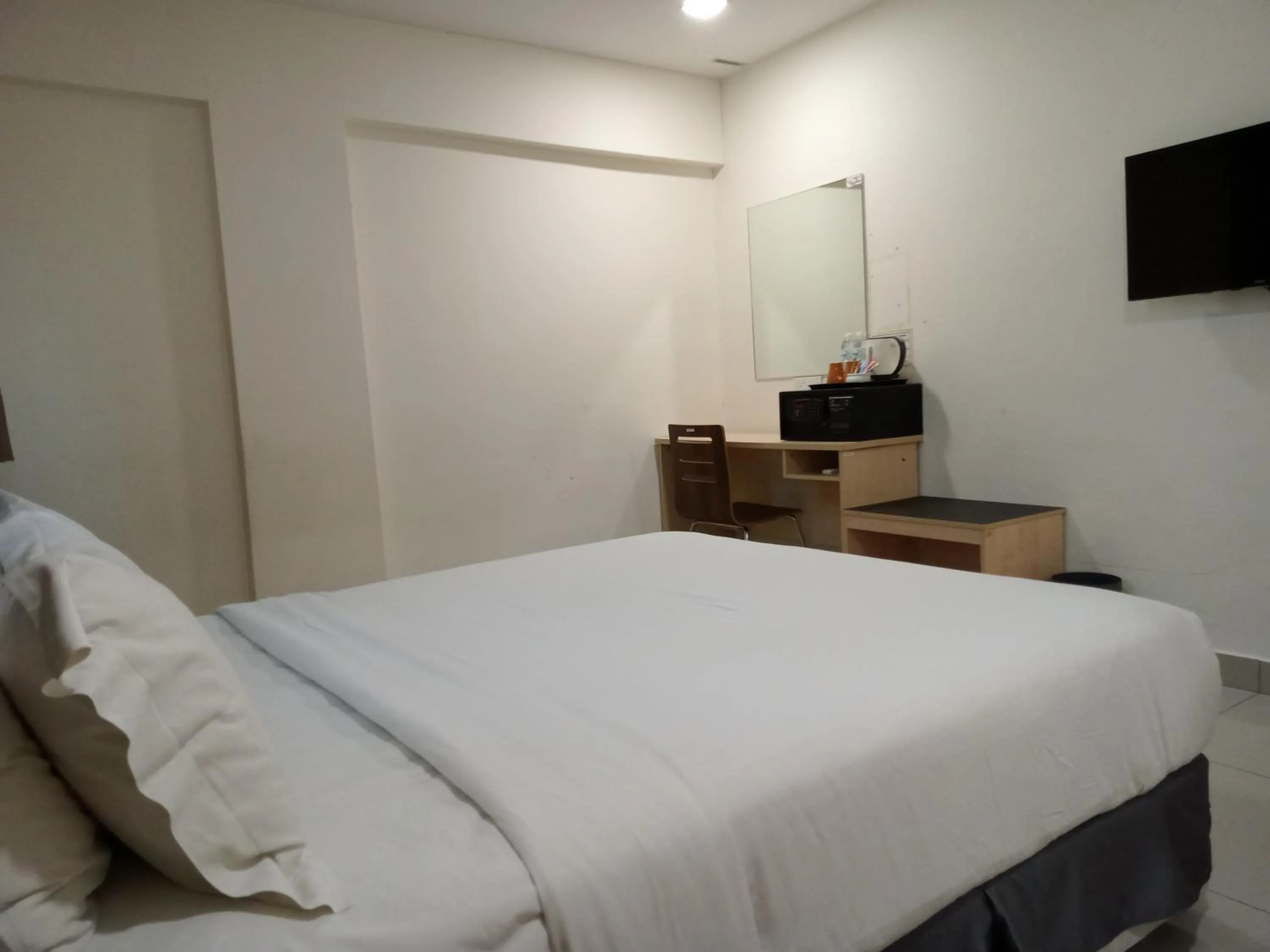 Bedroom, Bed in AVENUE BANGI HOTEL
