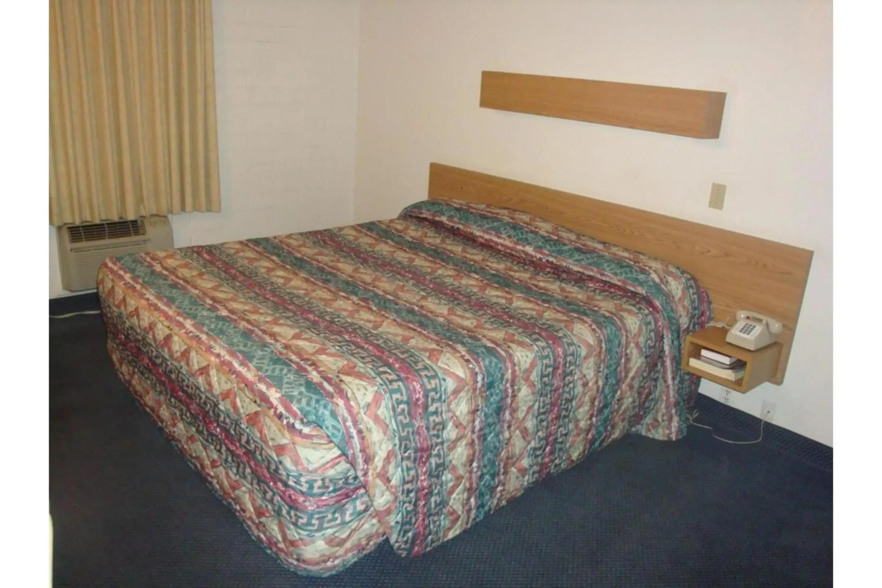King Bed Non-Smoking in Travelers Inn by Hotel O Lake Havasu City King Bed Non-Smoking in Travelers Inn by Hotel O Lake Havasu City