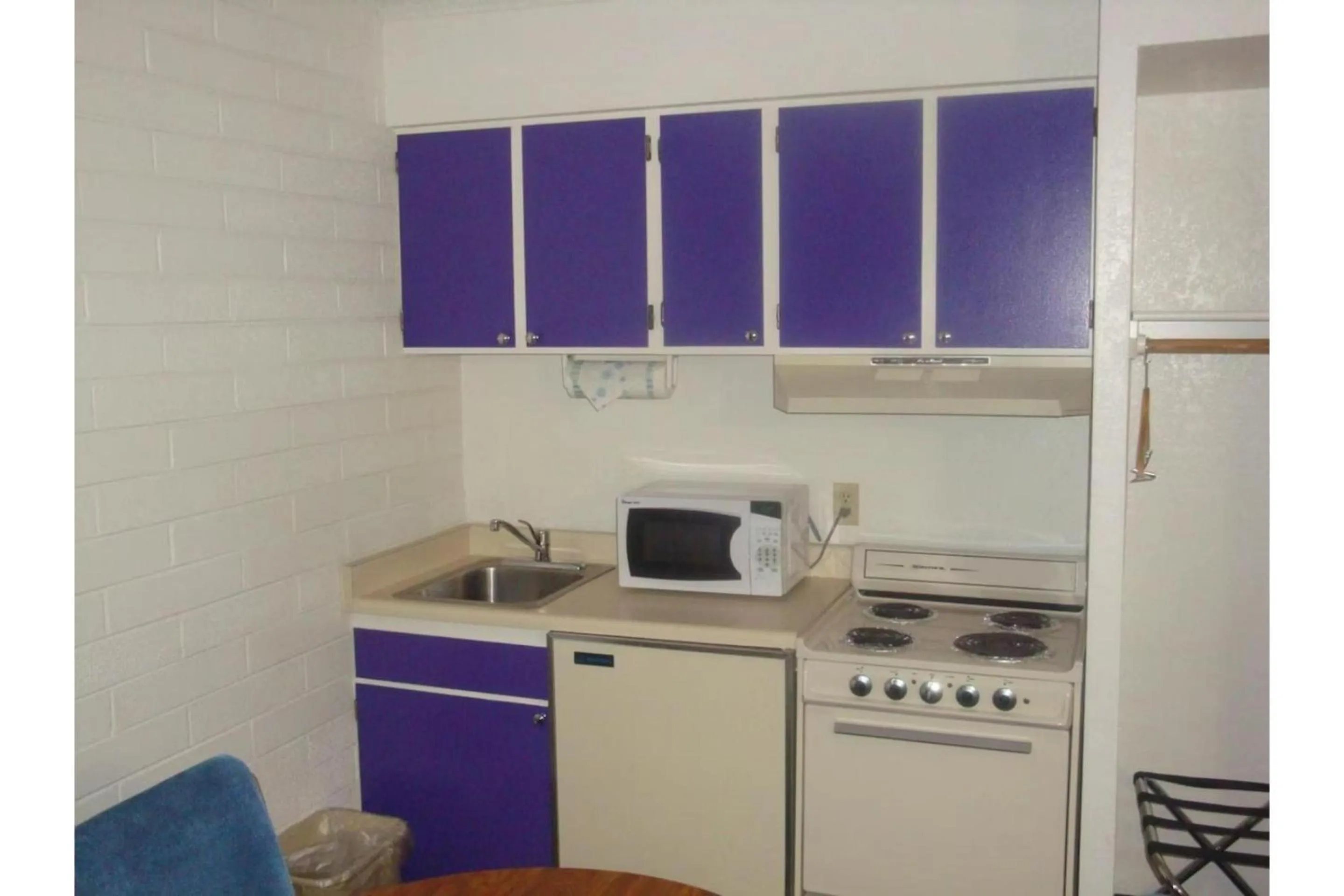 Kitchen or kitchenette in Travelers Inn by Hotel O Lake Havasu City