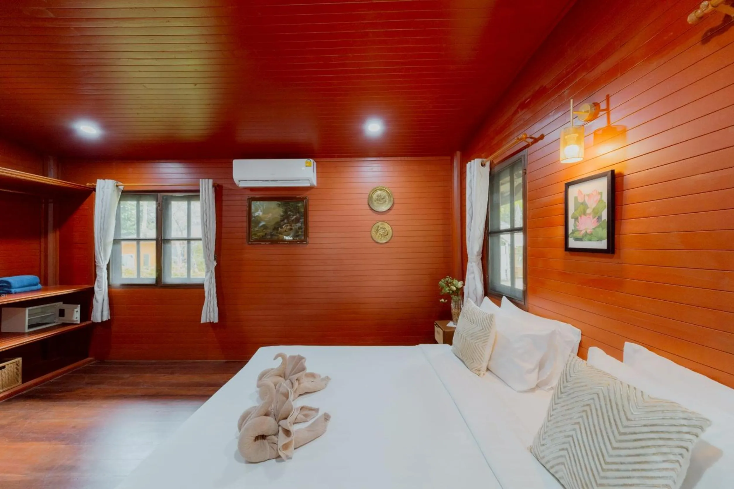 Bed in Samet Lucky Resort