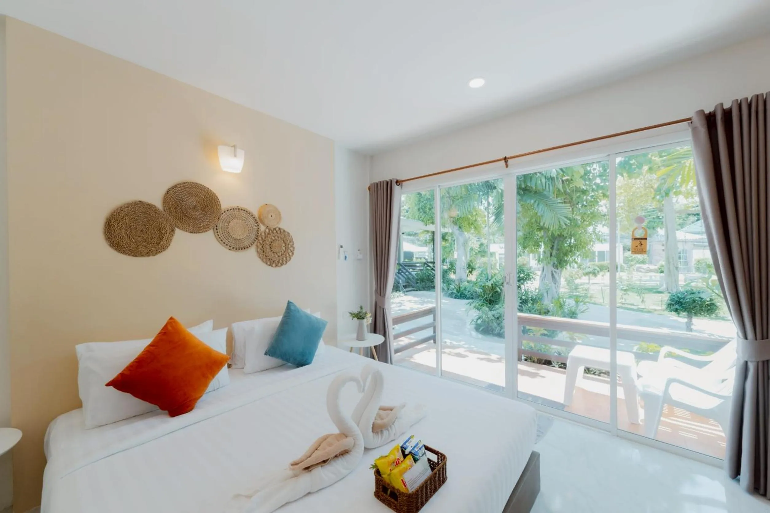 Bed in Samet Lucky Resort