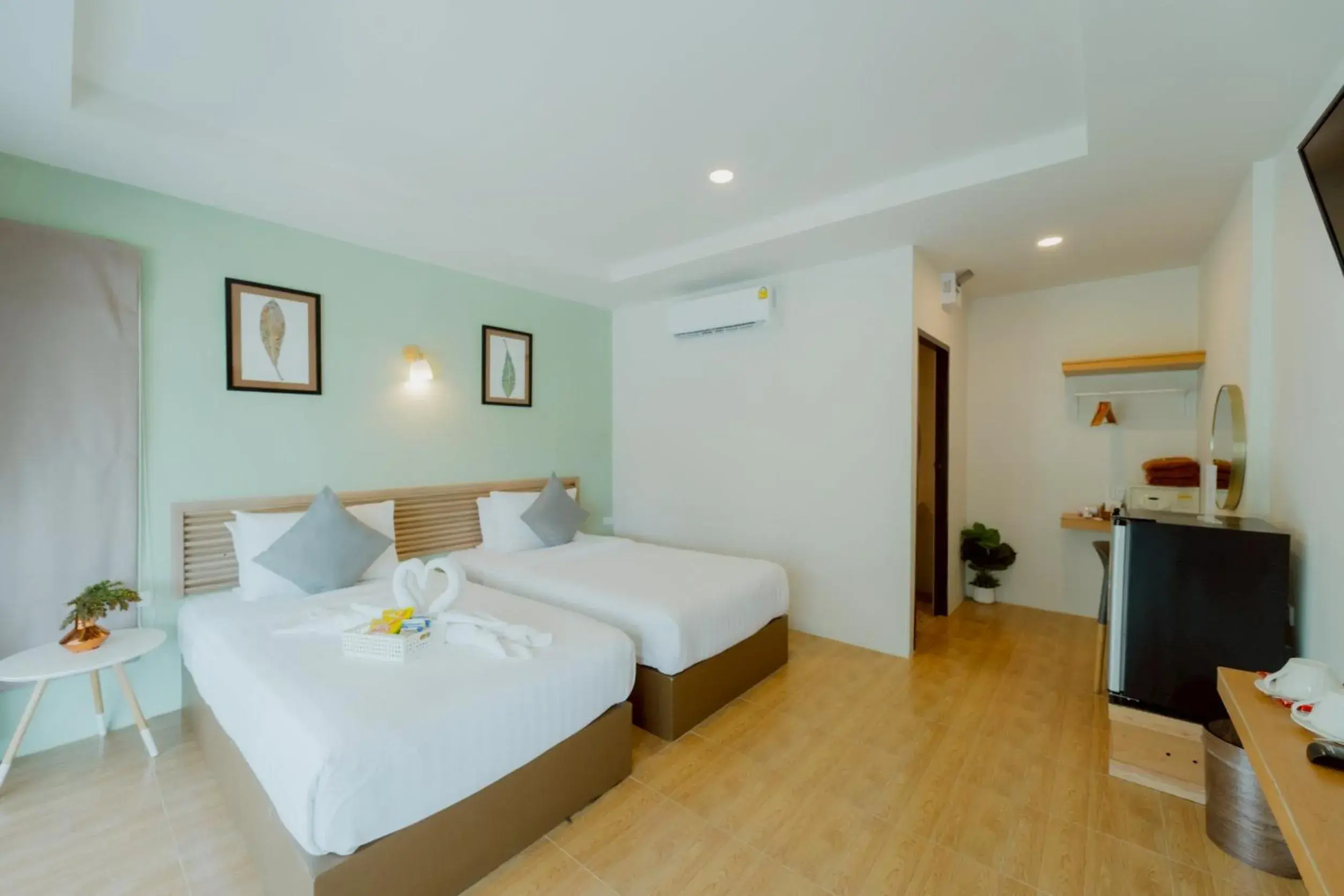 Standard Twin Room with Balcony Garden Partial Sea View in Samet Lucky Resort Standard Twin Room with Balcony Garden Partial Sea View in Samet Lucky Resort