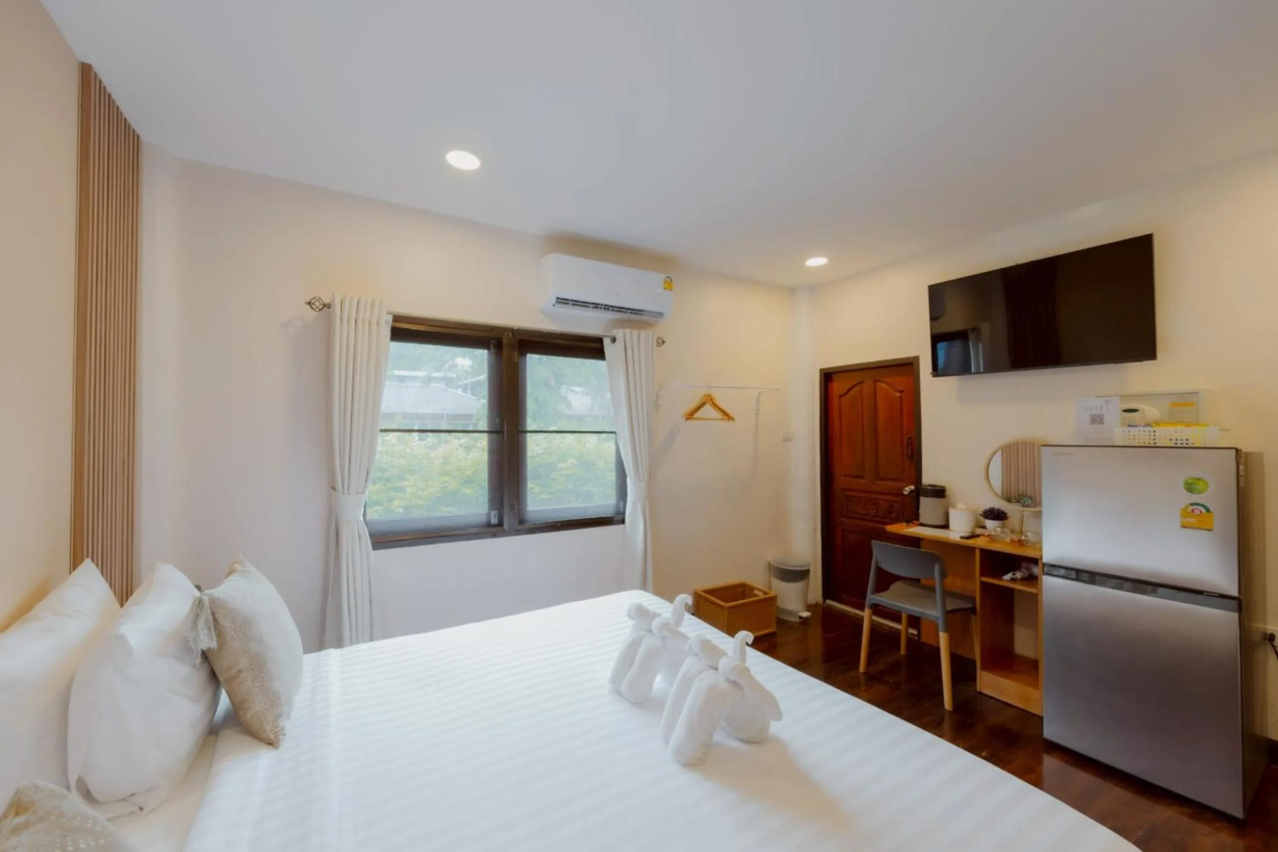 Bed in Samet Lucky Resort