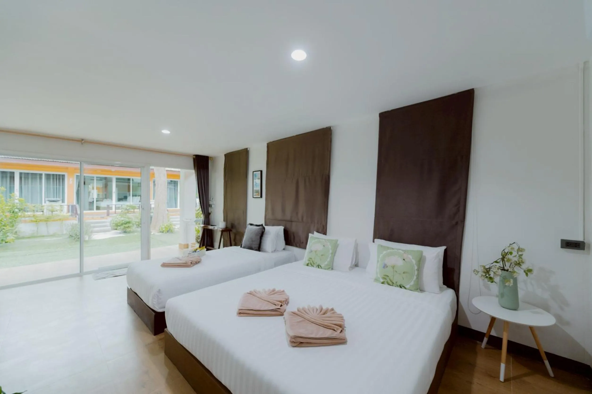 Bed in Samet Lucky Resort