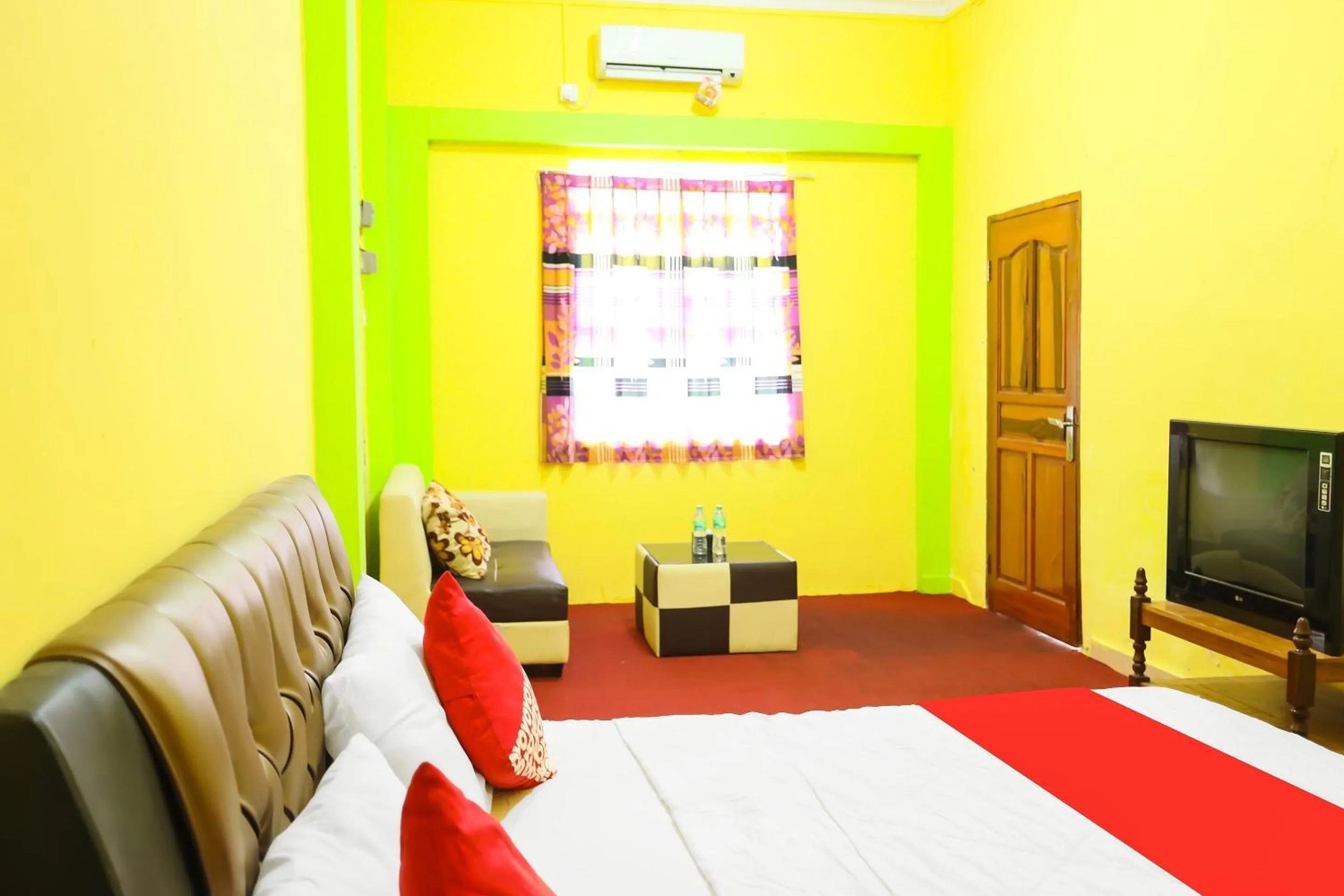 Bedroom, Bed in Hotel O Penginapan Sulthan Penyengat Syariah