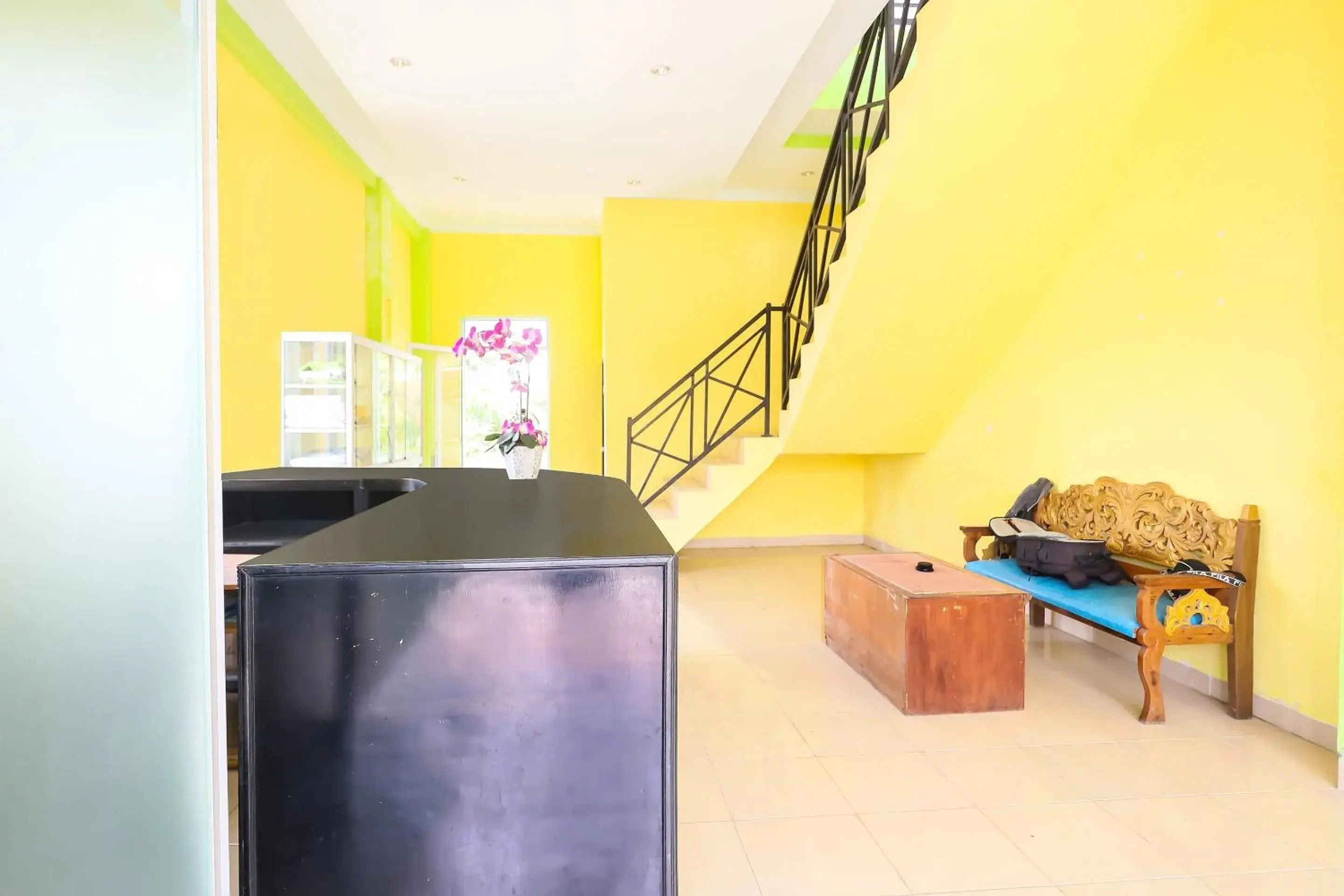 Lobby or reception in Hotel O Penginapan Sulthan Penyengat Syariah Lobby or reception in Hotel O Penginapan Sulthan Penyengat Syariah
