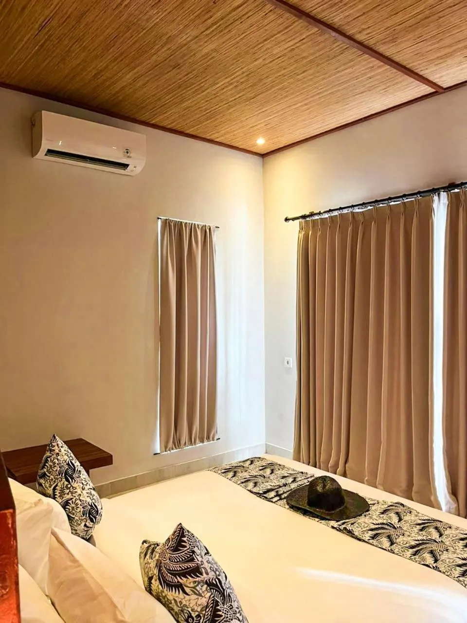 Bed in Pravasa Gili Resort by KajaNe