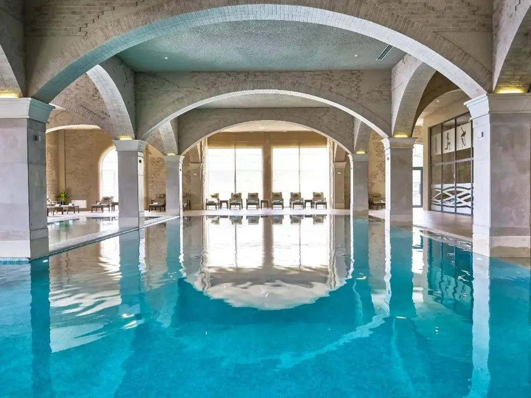 Swimming pool in Basqal Resort & SPA