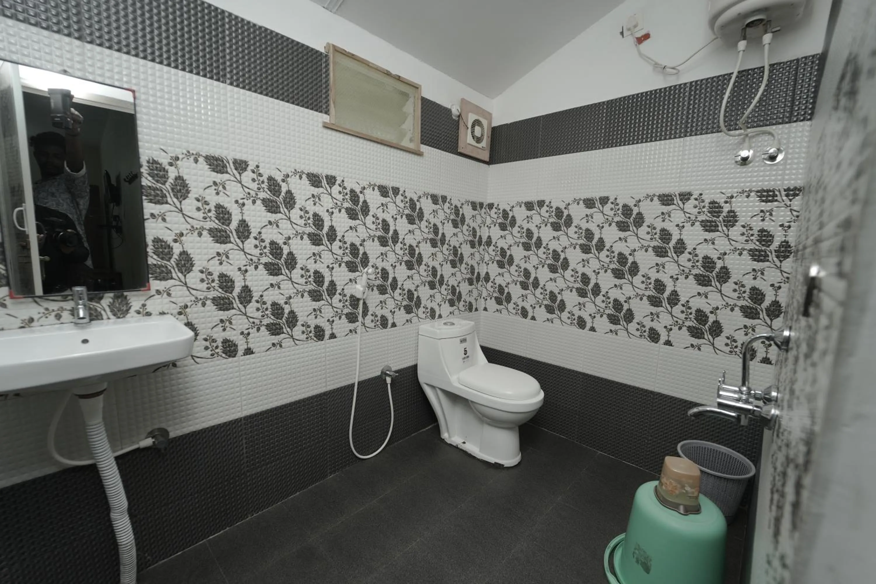 Shower in JUNGLE PARADISE FARM & GUEST HOUSE