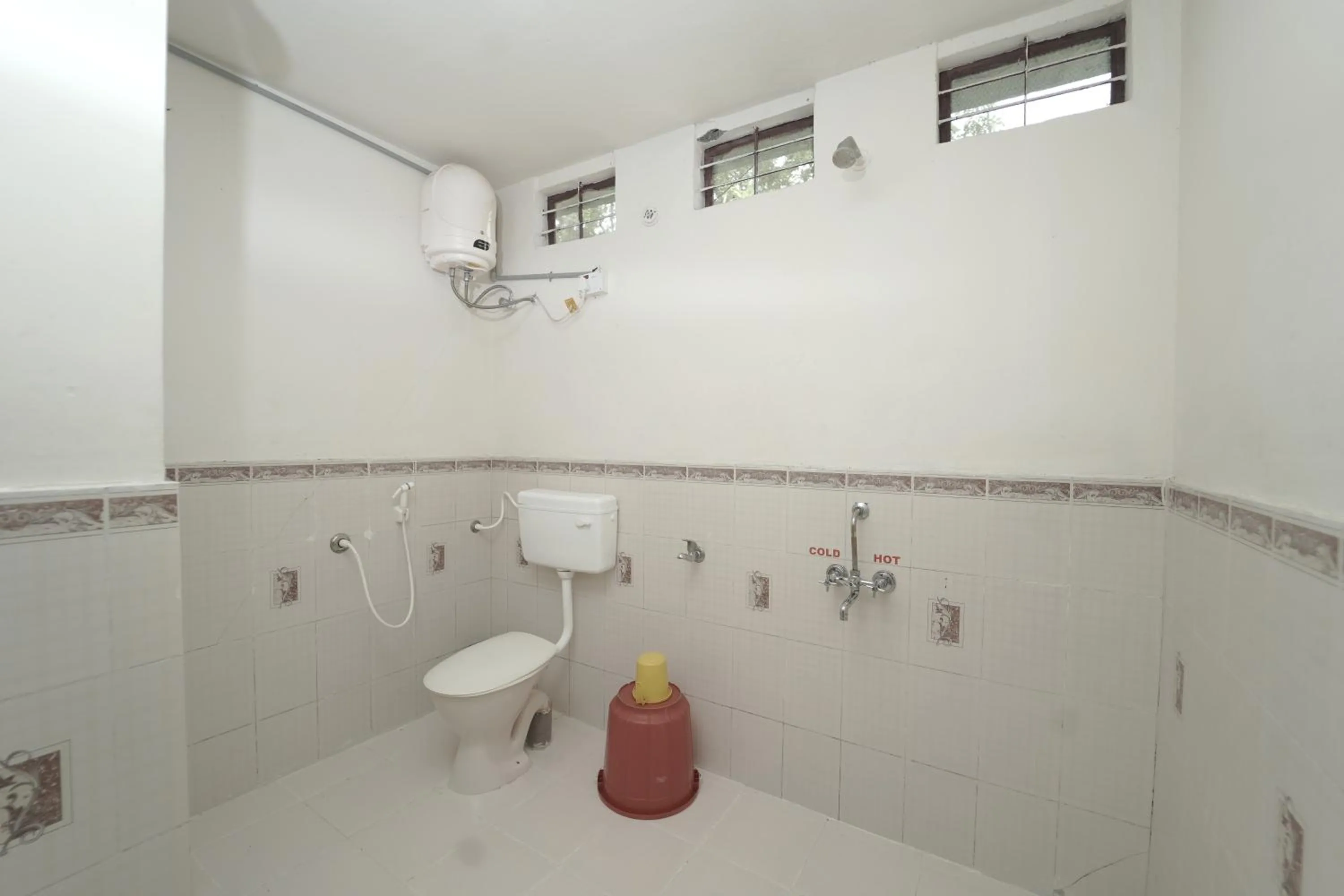 Shower in JUNGLE PARADISE FARM & GUEST HOUSE