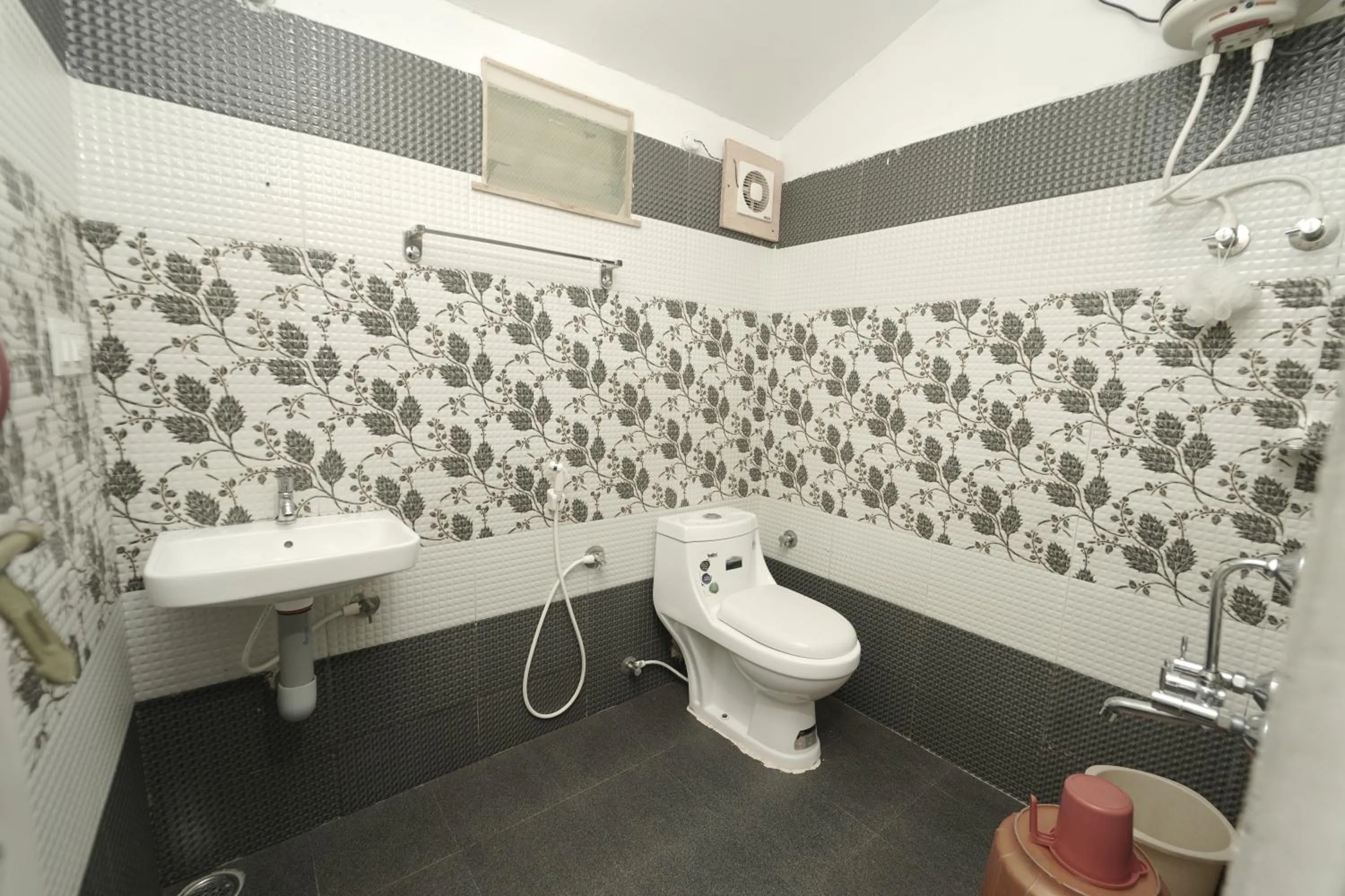 Shower in JUNGLE PARADISE FARM & GUEST HOUSE