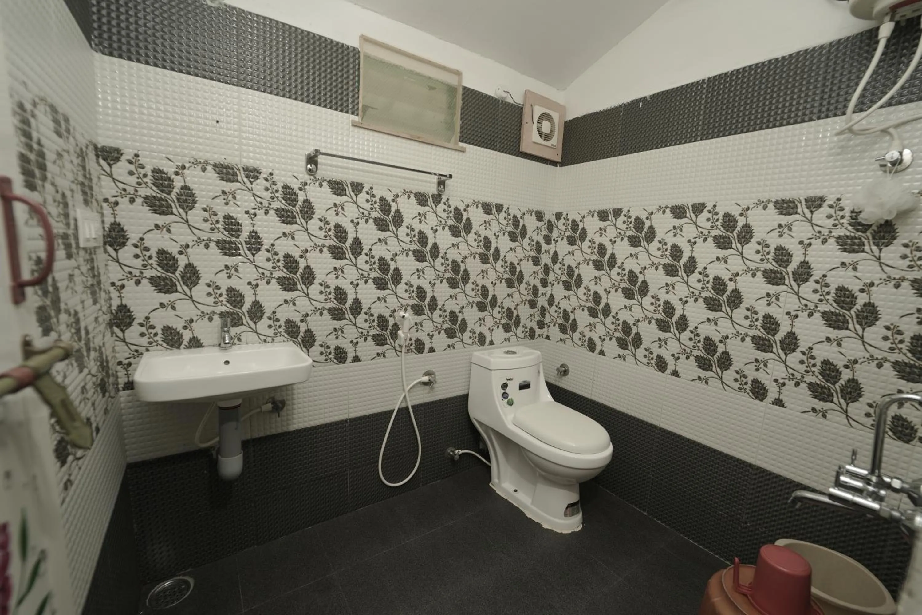 Shower in JUNGLE PARADISE FARM & GUEST HOUSE