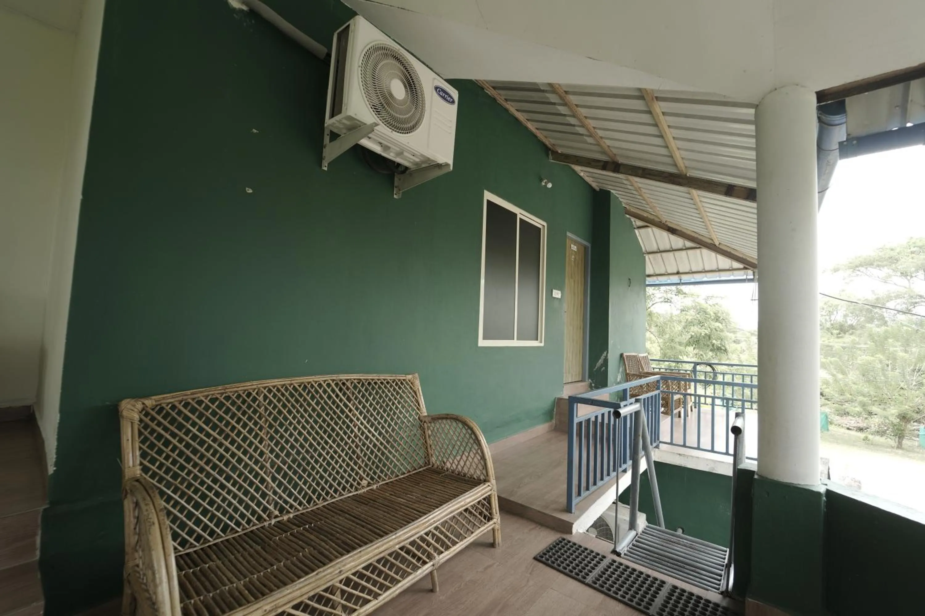 Balcony/Terrace in JUNGLE PARADISE FARM & GUEST HOUSE