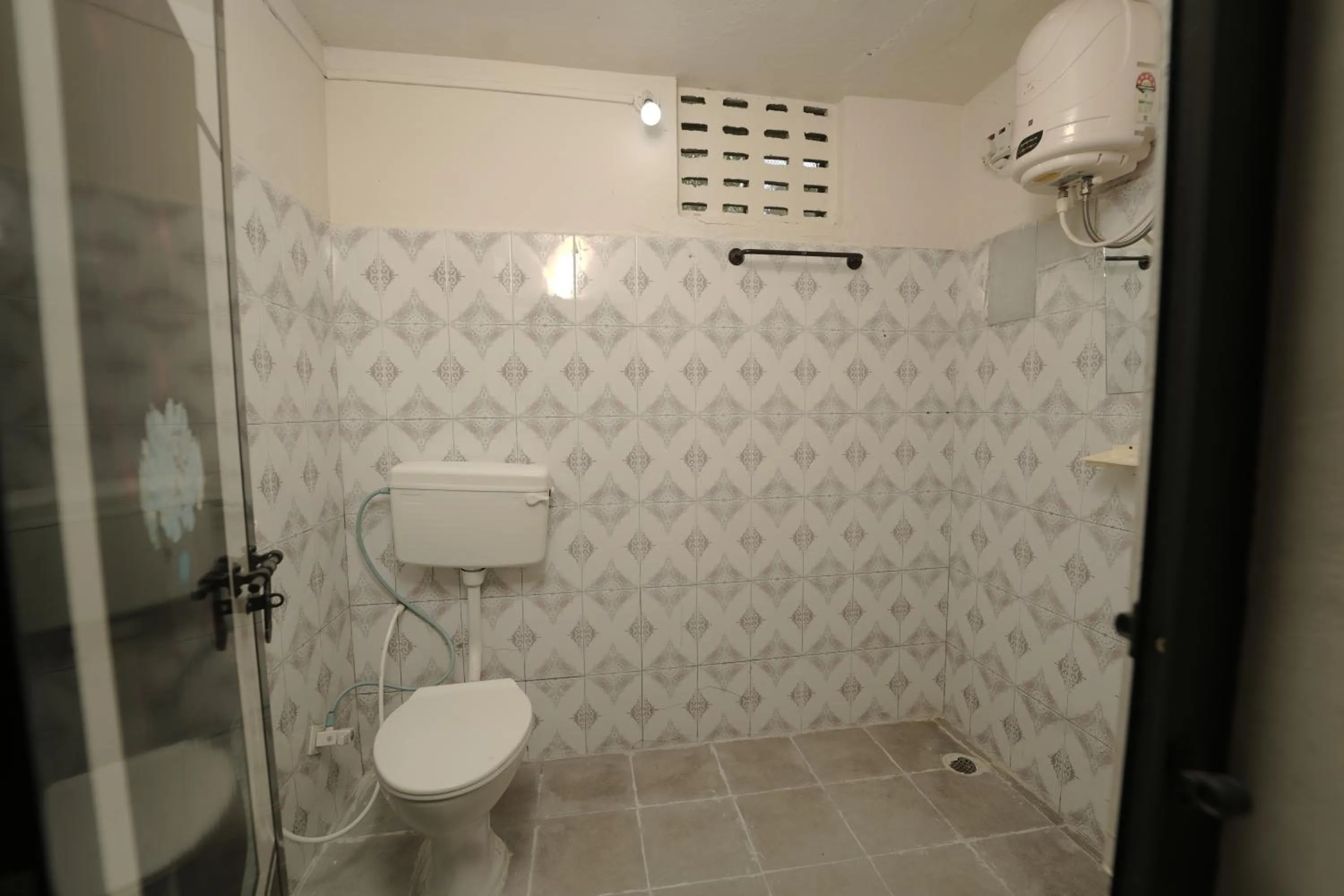 Shower in JUNGLE PARADISE FARM & GUEST HOUSE