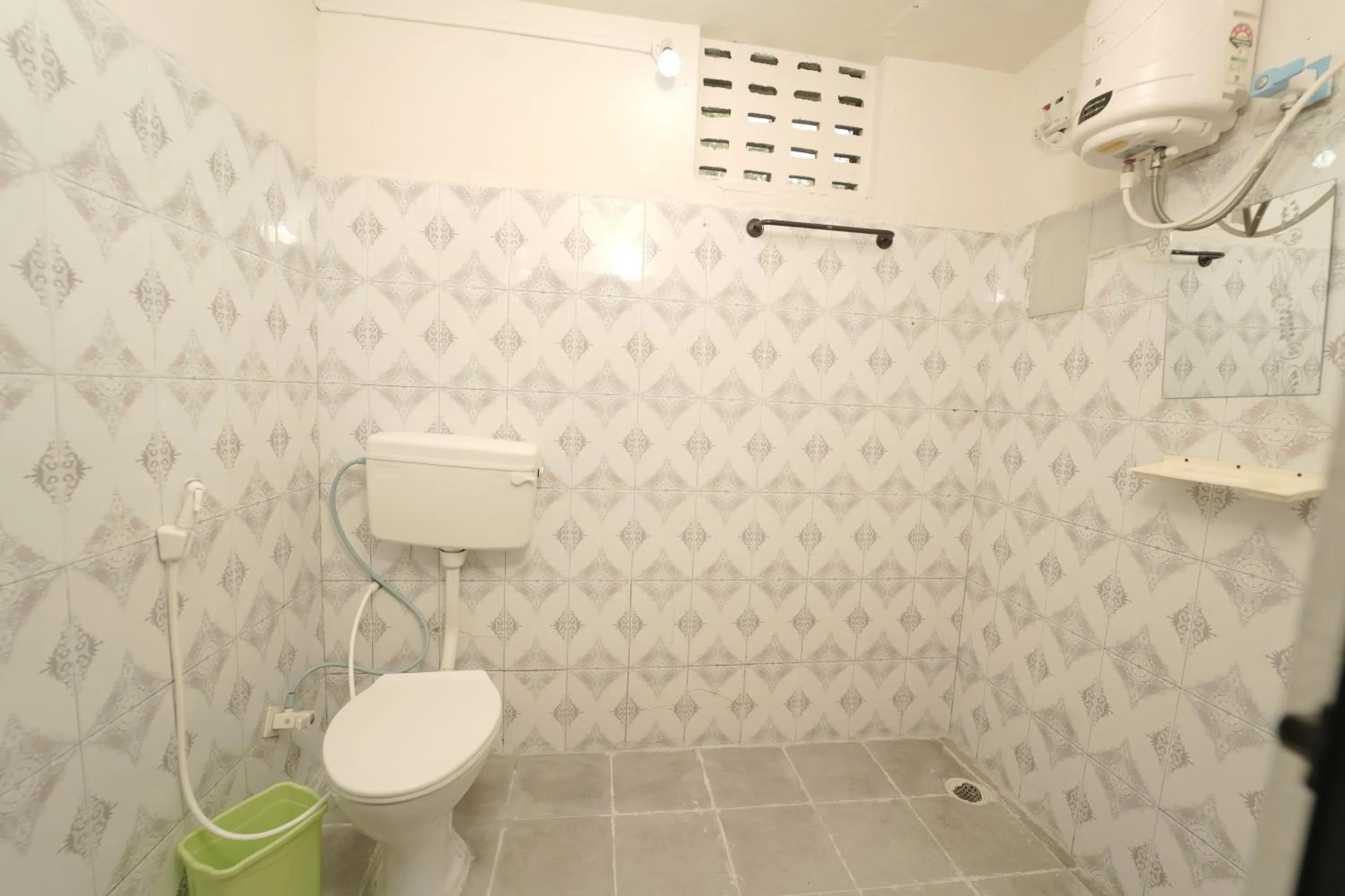 Shower in JUNGLE PARADISE FARM & GUEST HOUSE