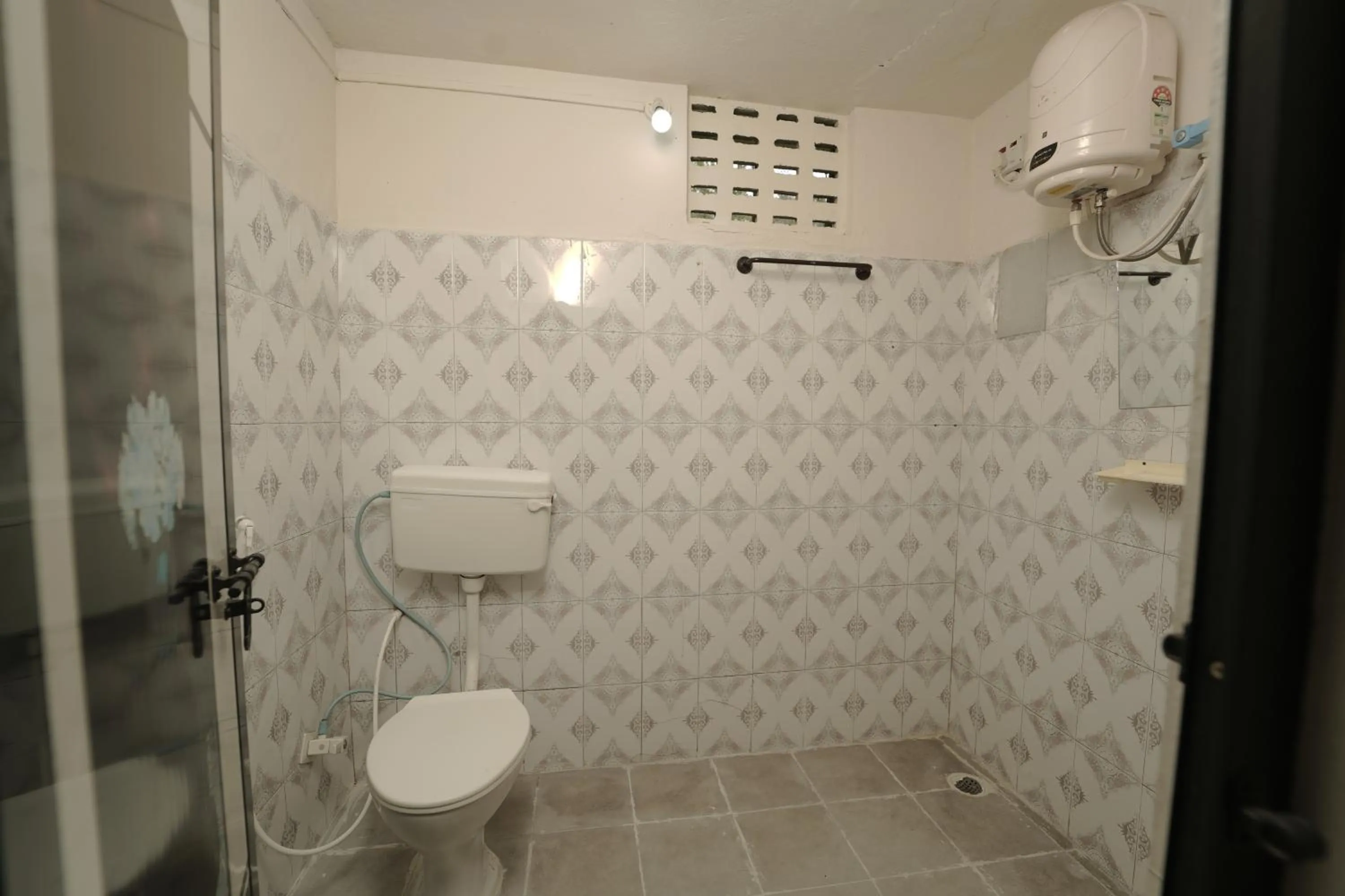 Shower in JUNGLE PARADISE FARM & GUEST HOUSE