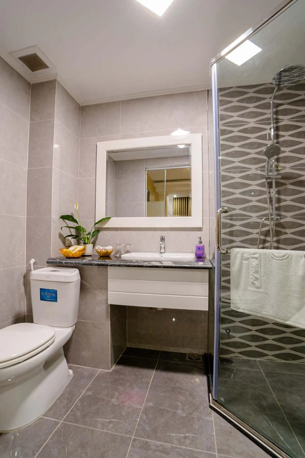 Bathroom in Hoang Hai Hotel