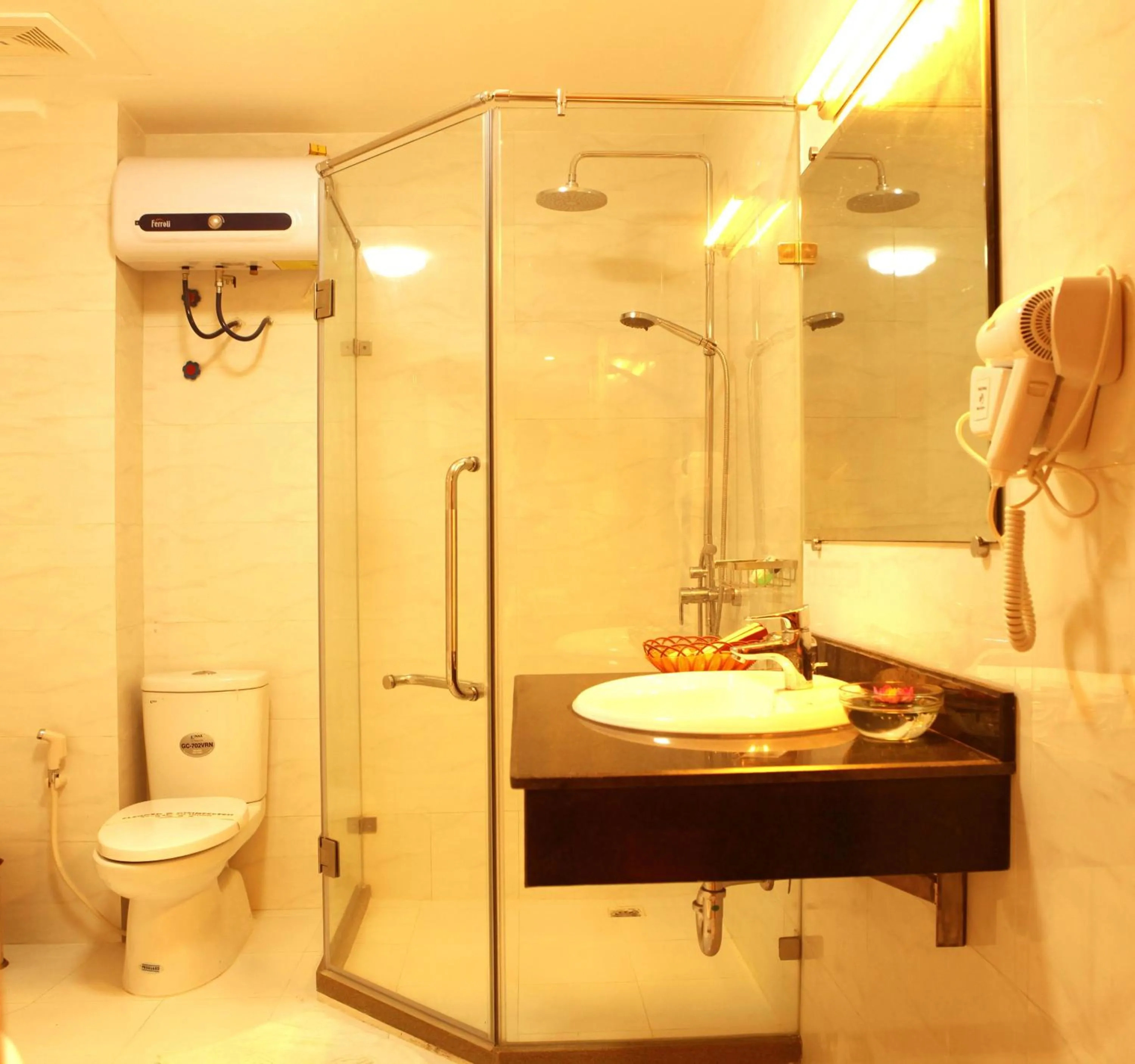Bathroom in Hoang Hai Hotel