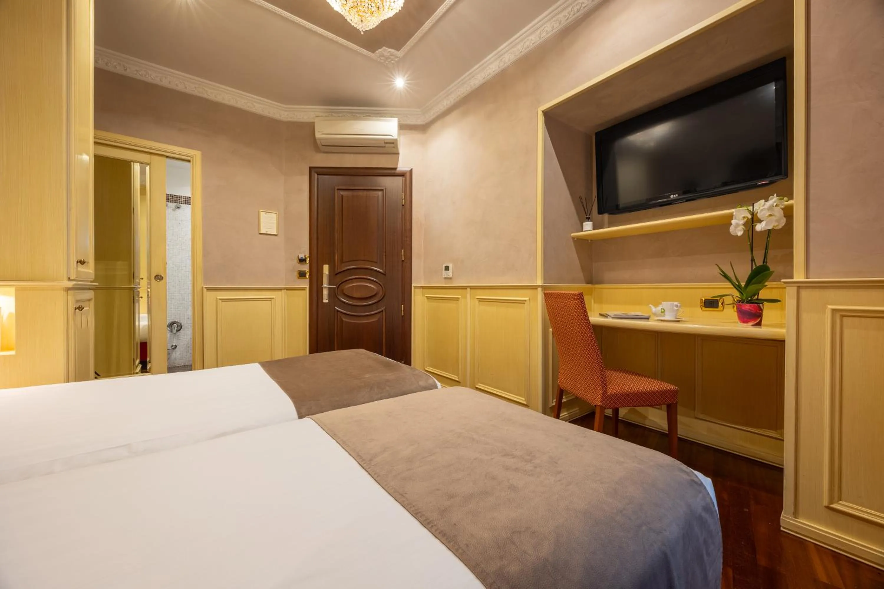 Bedroom, Bed in Al Viminale Hill Inn & Hotel