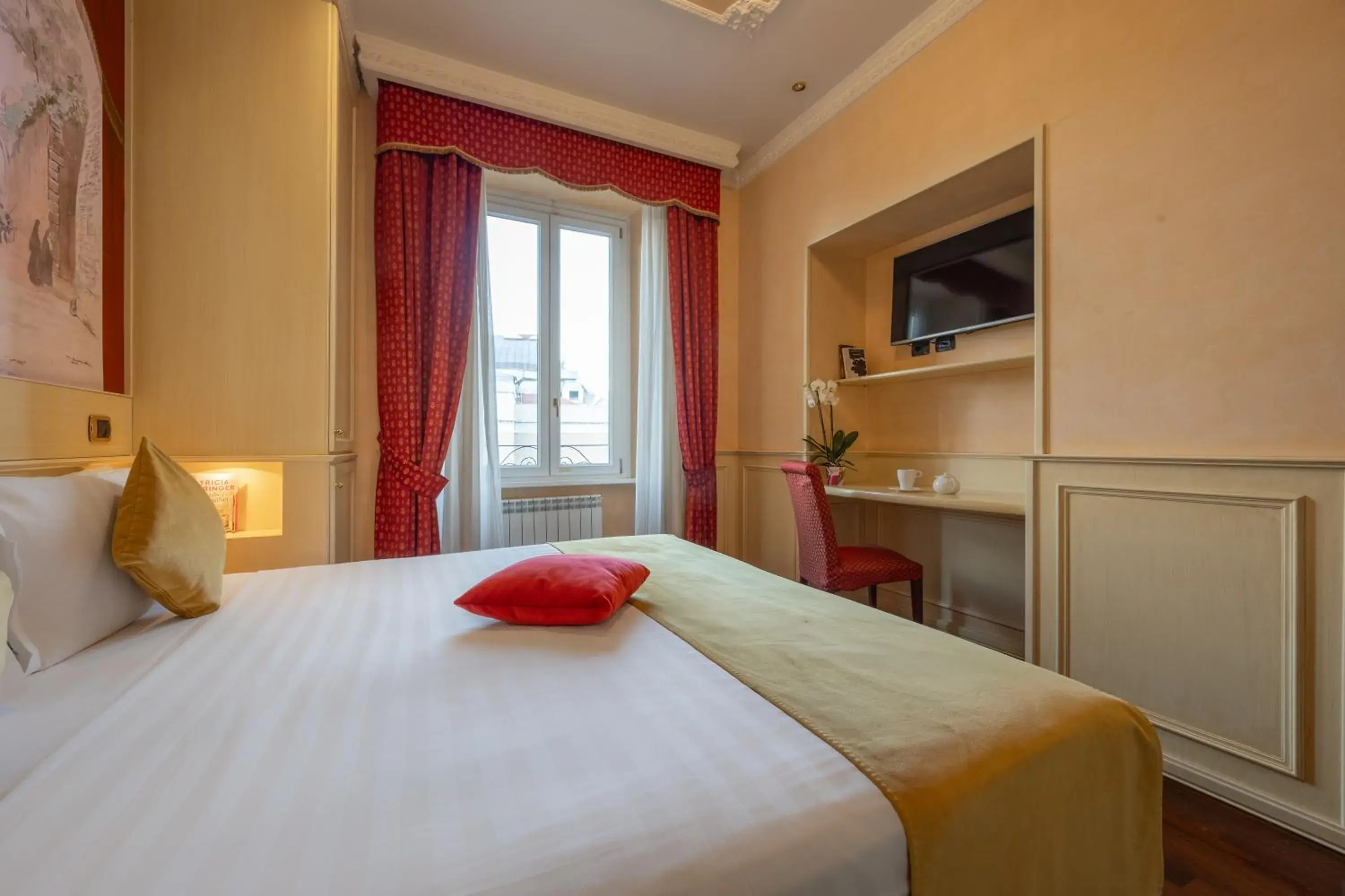 Bedroom, Bed in Al Viminale Hill Inn & Hotel Bedroom, Bed in Al Viminale Hill Inn & Hotel