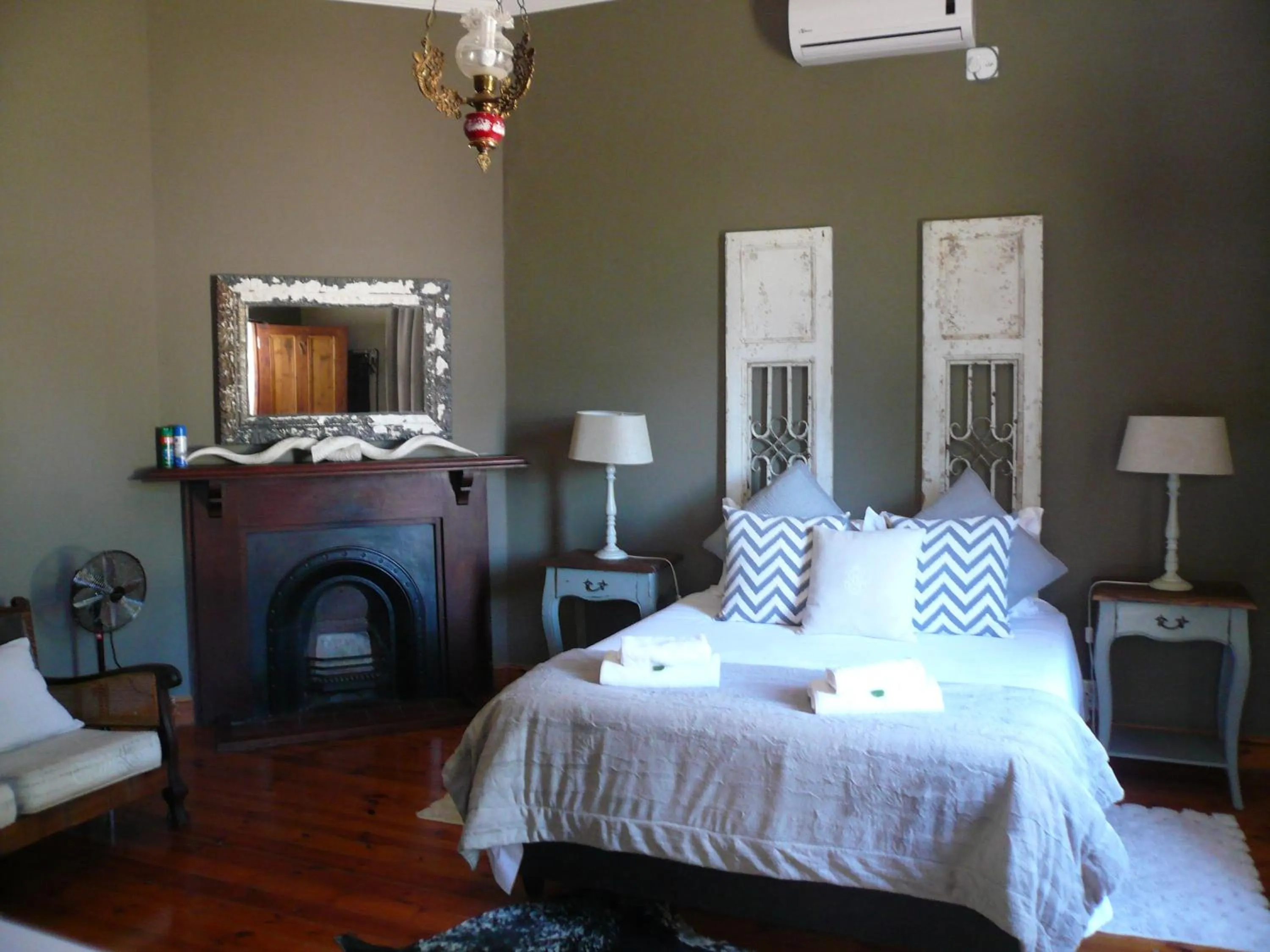 Bedroom, Bed in Die Herehuis