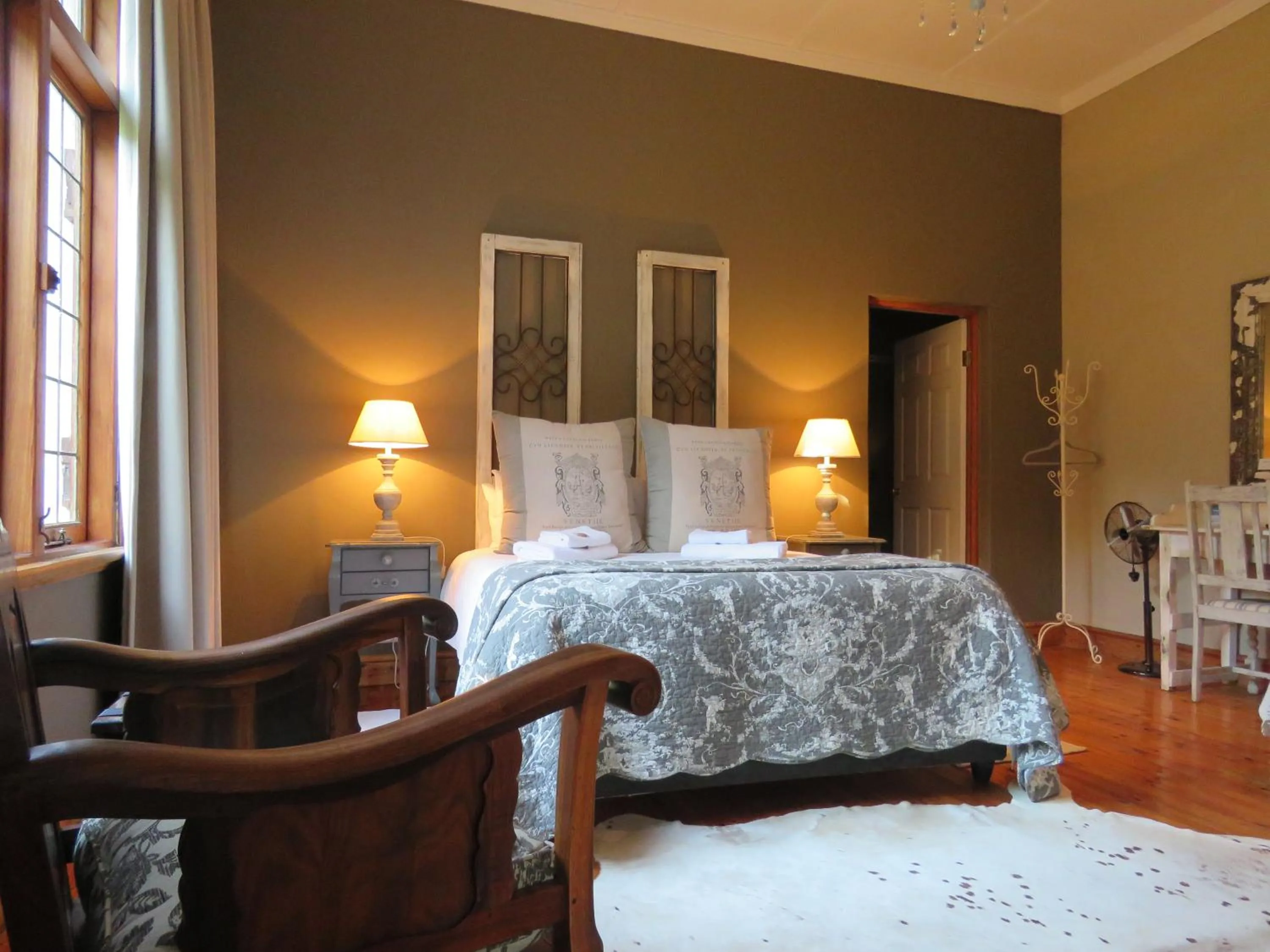 Bedroom, Bed in Die Herehuis