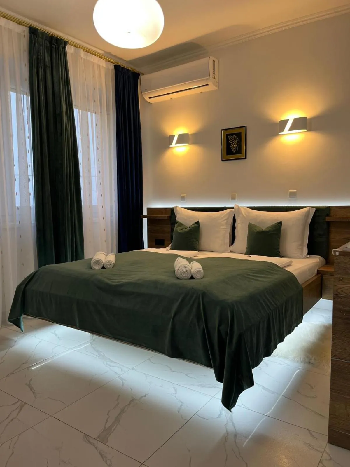 Bed in La Luna Premium Deluxe Apartment with Pool & Jacuzzi, Bikes and Covered Parking