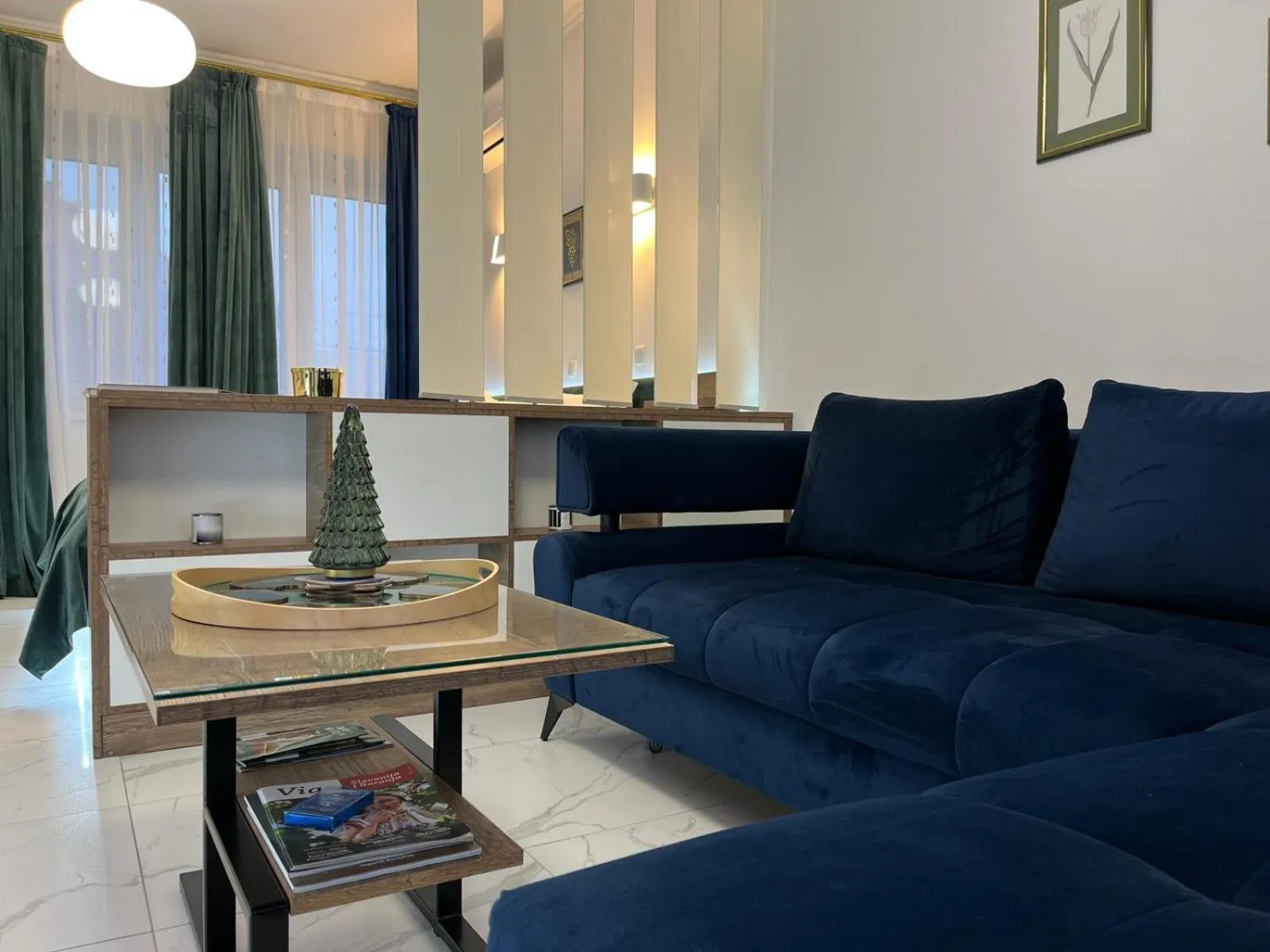 La Luna Premium Deluxe Apartment with Pool & Jacuzzi, Bikes and Covered Parking