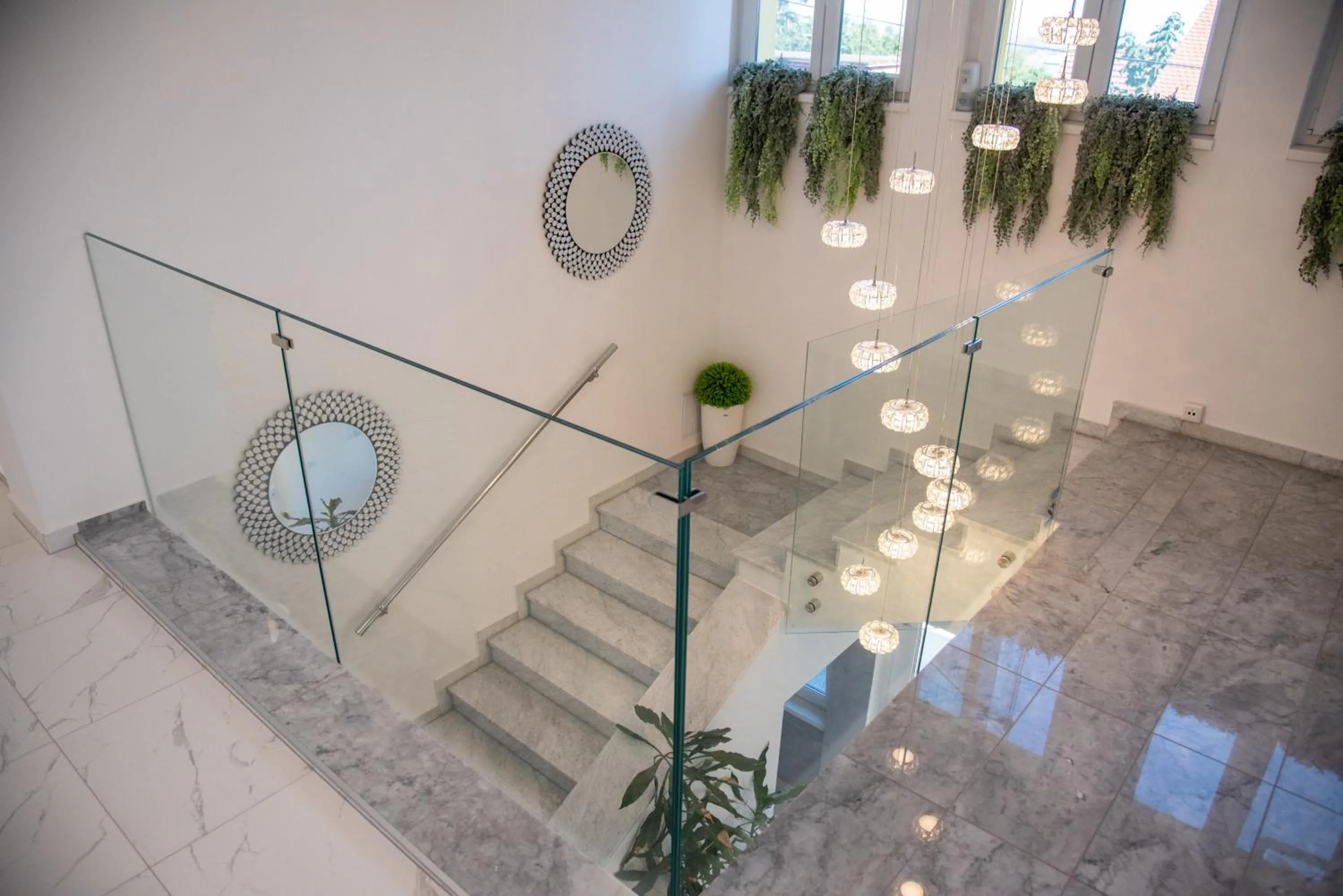 La Luna Premium Deluxe Apartment with Pool & Jacuzzi, Bikes and Covered Parking