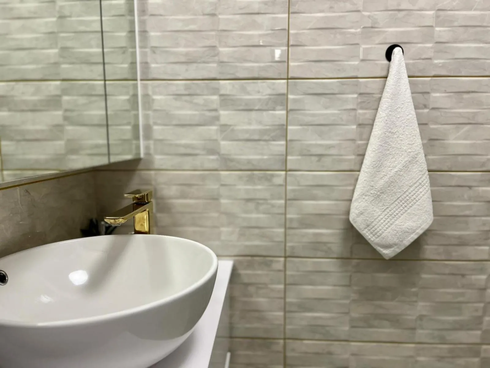 La Luna Premium Deluxe Apartment with Pool & Jacuzzi, Bikes and Covered Parking