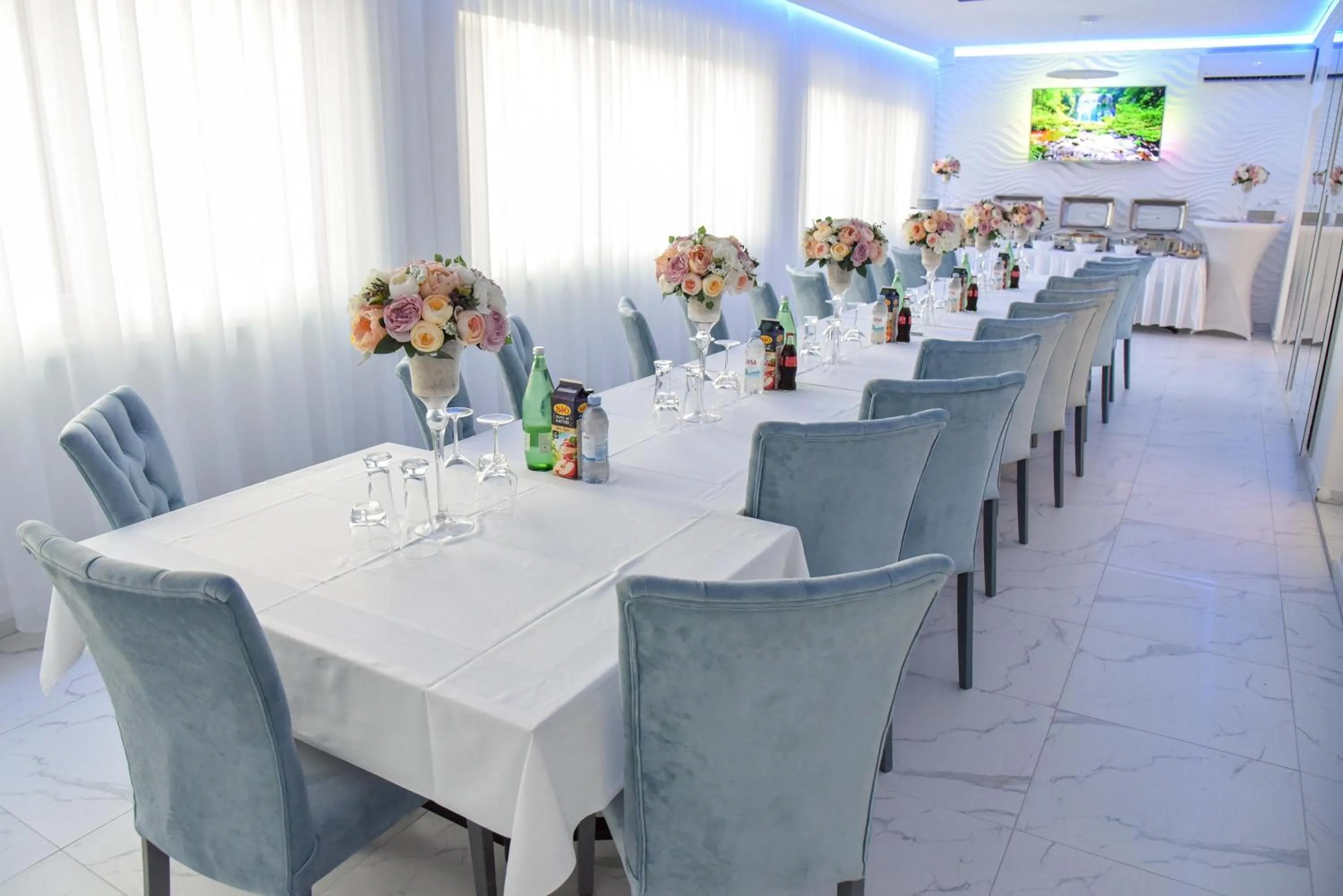 La Luna Premium Deluxe Apartment with Pool & Jacuzzi, Bikes and Covered Parking