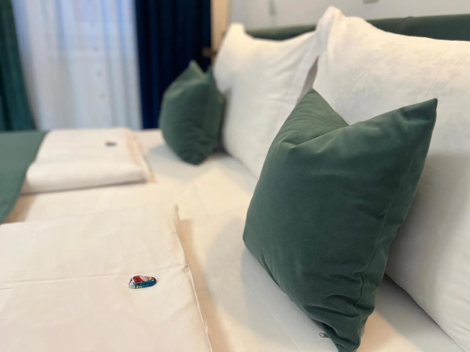 Bed in La Luna Premium Deluxe Apartment with Pool & Jacuzzi, Bikes and Covered Parking